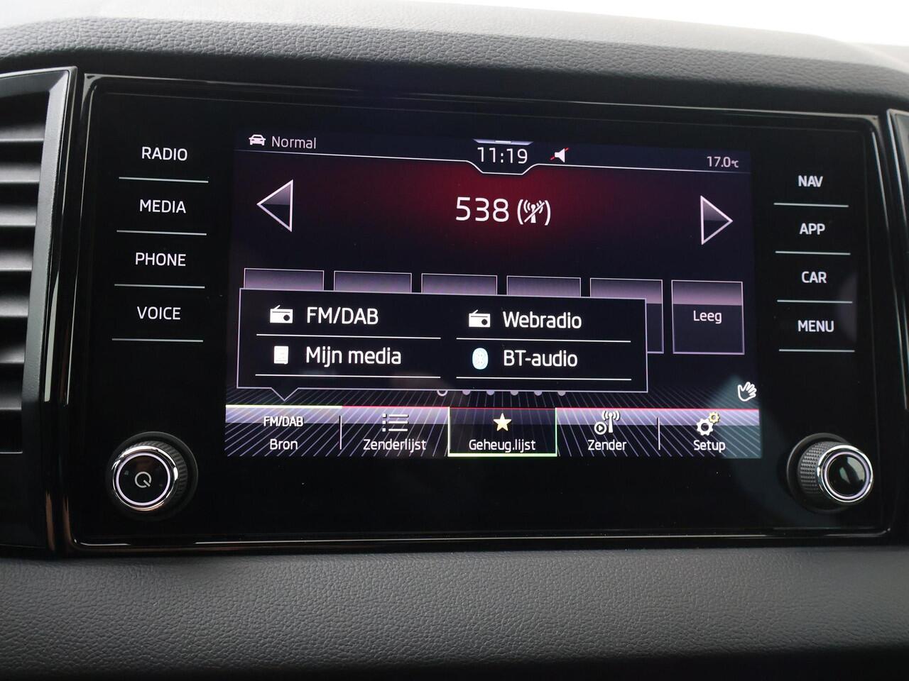 Skoda Karoq 1.5 TSI ACT Sportline Business | 150 PK | Automaat | Trekhaak wegklapbaar | 19"LM velgen | Apple Carplay/Android Auto |