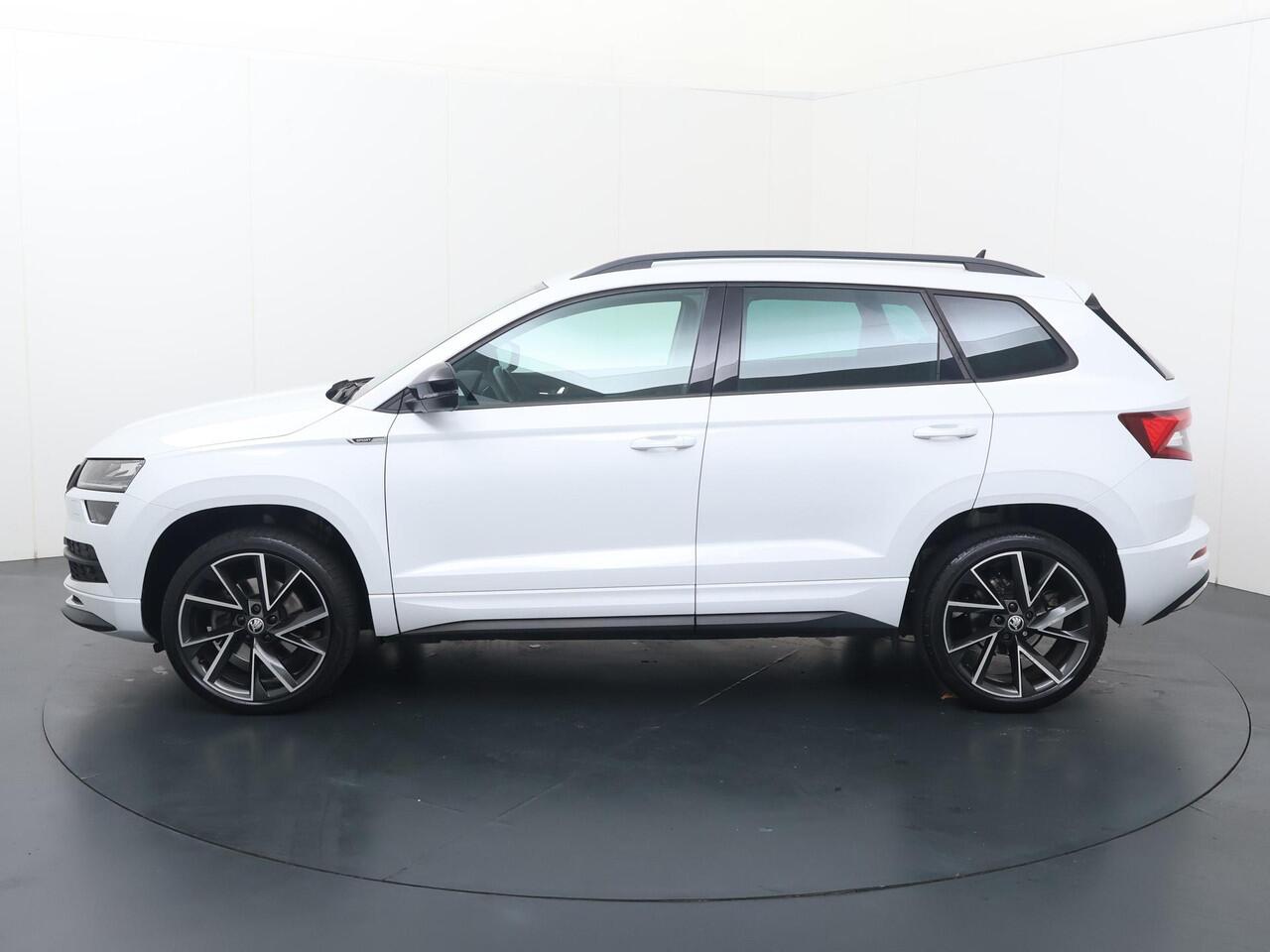 Skoda Karoq 1.5 TSI ACT Sportline Business | 150 PK | Automaat | Trekhaak wegklapbaar | 19"LM velgen | Apple Carplay/Android Auto |