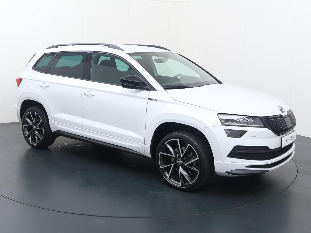 Skoda Karoq 1.5 TSI ACT Sportline Business | 150 PK | Automaat | Trekhaak wegklapbaar | 19"LM velgen | Apple Carplay/Android Auto |
