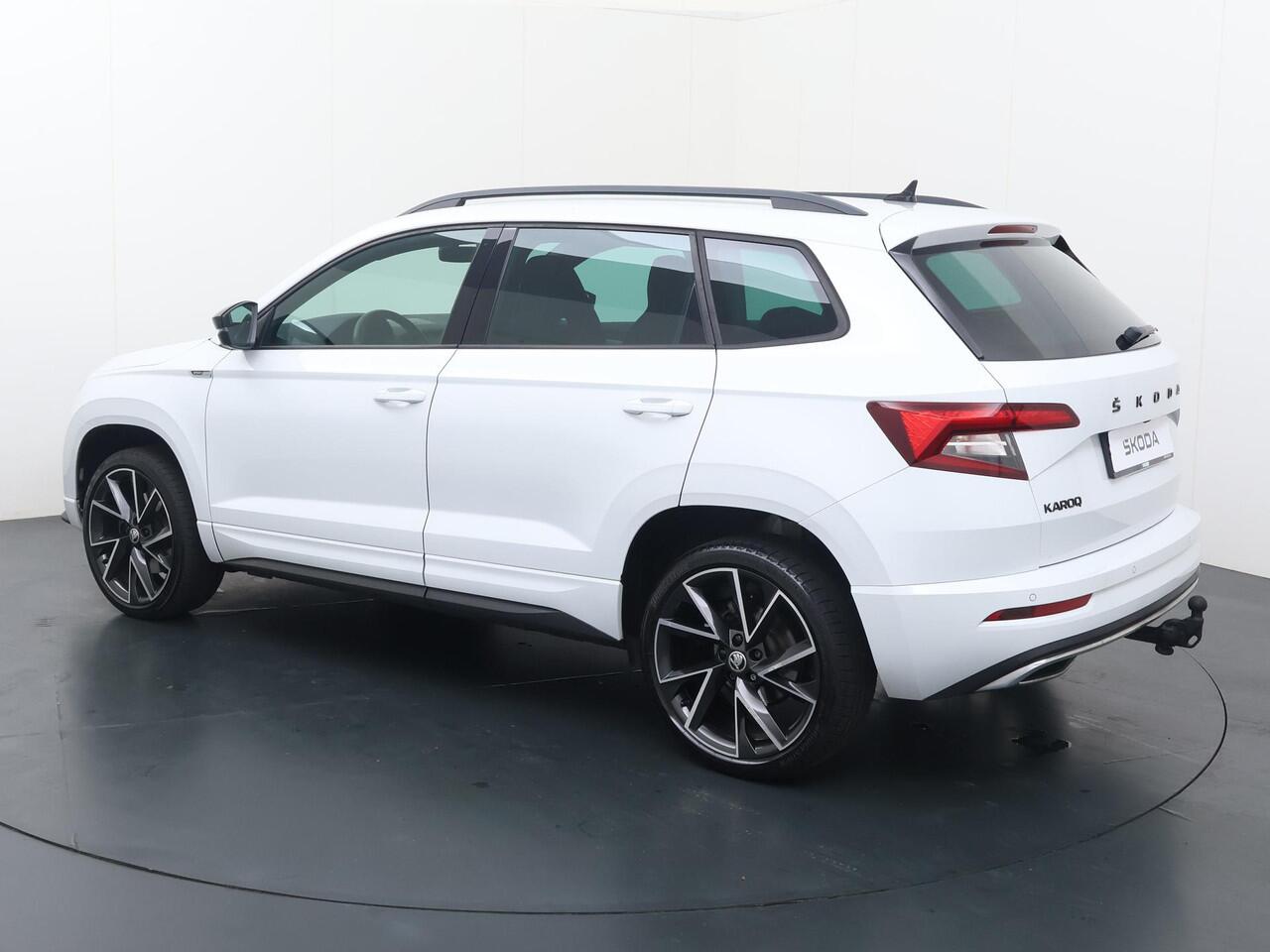 Skoda Karoq 1.5 TSI ACT Sportline Business | 150 PK | Automaat | Trekhaak wegklapbaar | 19"LM velgen | Apple Carplay/Android Auto |