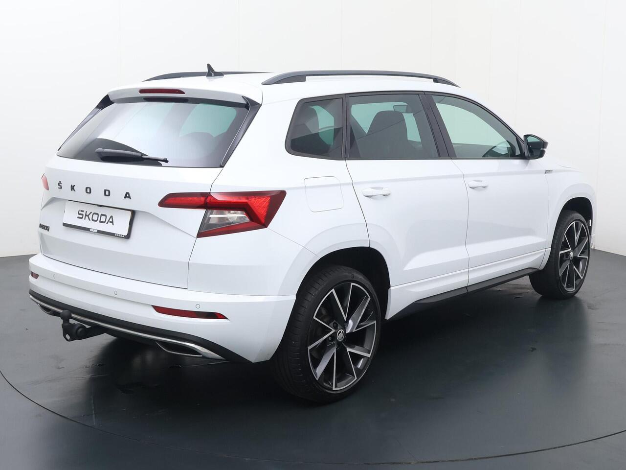 Skoda Karoq 1.5 TSI ACT Sportline Business | 150 PK | Automaat | Trekhaak wegklapbaar | 19"LM velgen | Apple Carplay/Android Auto |