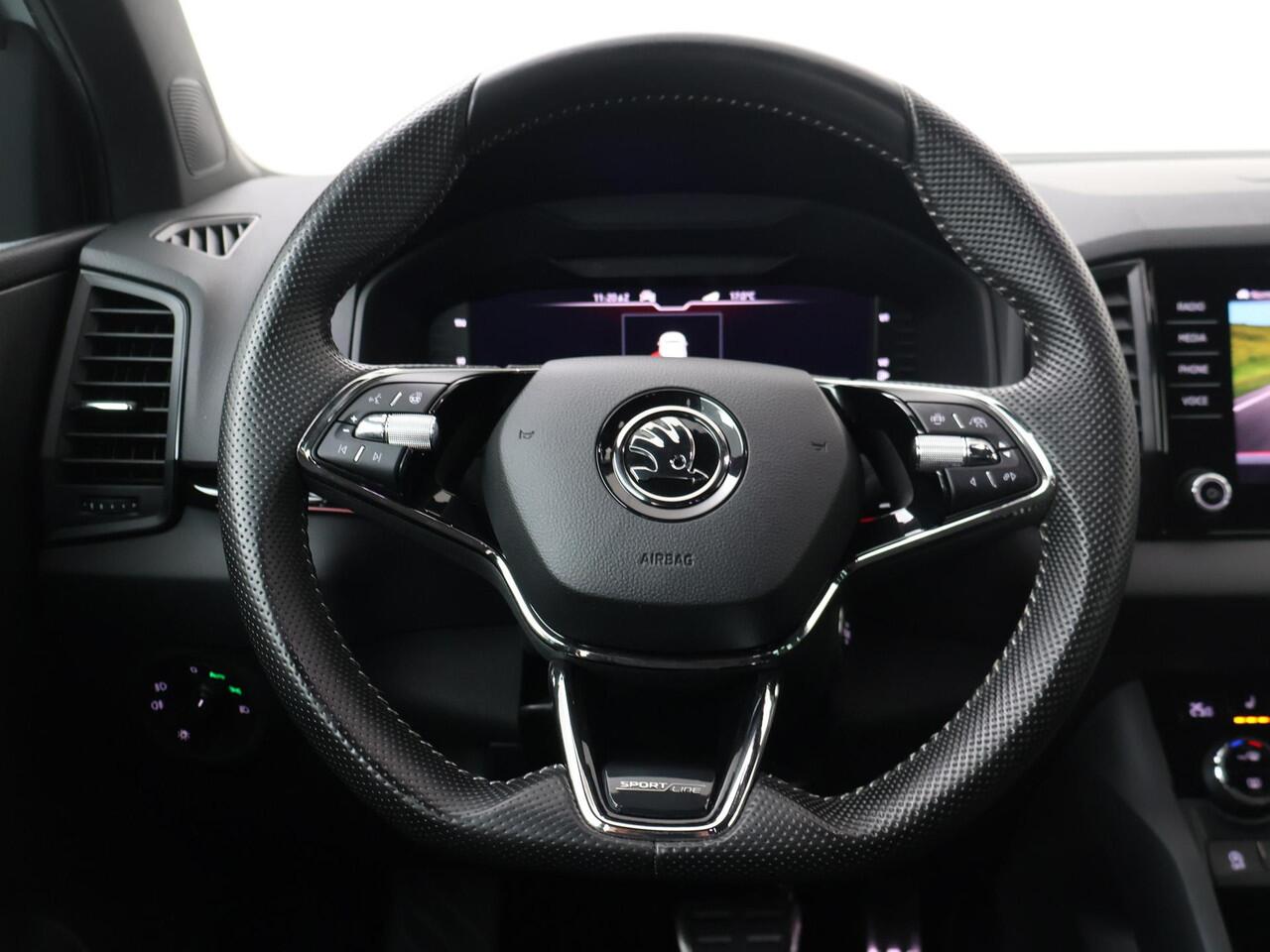 Skoda Karoq 1.5 TSI ACT Sportline Business | 150 PK | Automaat | Trekhaak wegklapbaar | 19"LM velgen | Apple Carplay/Android Auto |