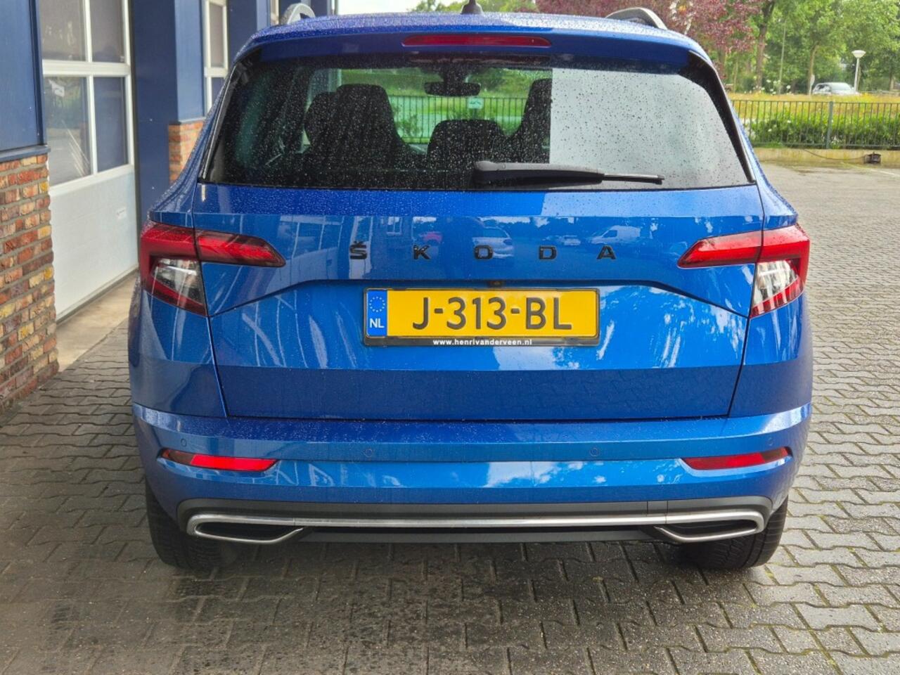 Skoda Karoq 1.5 TSI Sportline. Business. Aut, Trekhaak, Pano, Stoelverw, Camera ALL IN PRIJS.