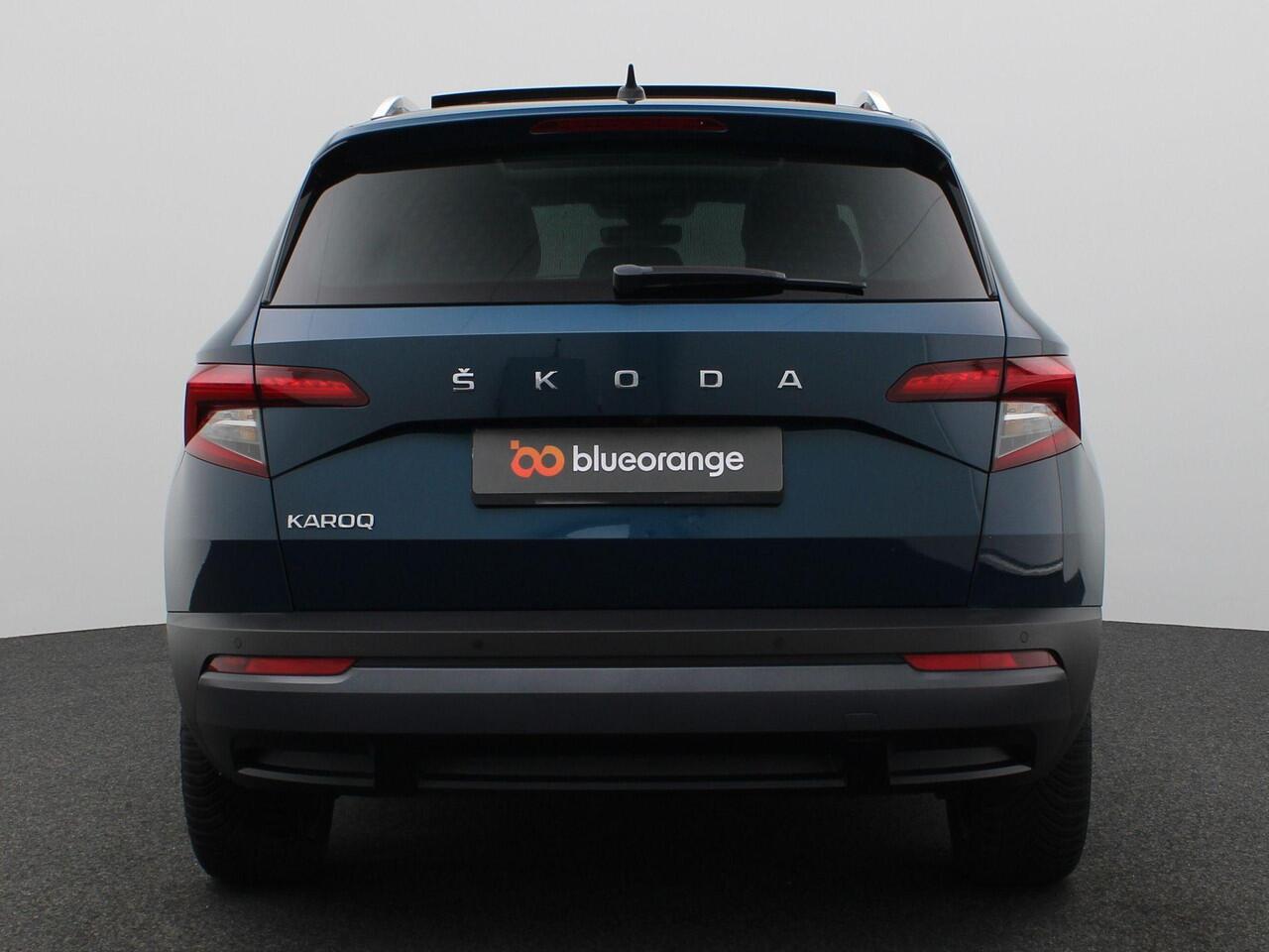 Skoda Karoq 1.5 TSI ACT Business Edition 150PK DSG Pano-Schuifdak, Canton Audio, Keyless, Memorystoel, Adaptieve Cruise Control, Achteruitrijcamera, Side Assist, Navi, Stoelverwarming, Voorruitverwarming, 18" LM Velgen