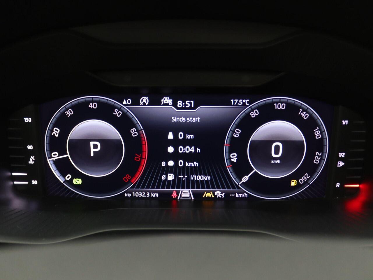 Skoda Karoq 1.5 TSI ACT Business Edition 150PK DSG Pano-Schuifdak, Canton Audio, Keyless, Memorystoel, Adaptieve Cruise Control, Achteruitrijcamera, Side Assist, Navi, Stoelverwarming, Voorruitverwarming, 18" LM Velgen