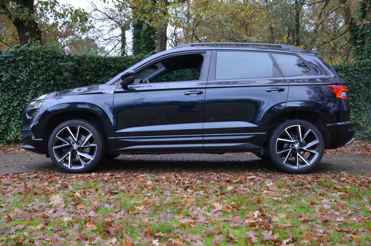 Skoda Karoq 1.5 TSI ACT Sportline Business Automaat/Navi/Audio installatie premium/Led/Pdc/Ecc/Stoelverwarming/Virtual Cockpit/Achteruitrijcamera/Cr-Control adaptief/Extra getint glas