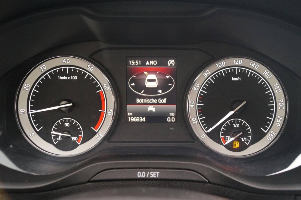 Skoda Karoq 1.0 TSI Business Edition Plus -LED-ECC-CAM-NAVI-