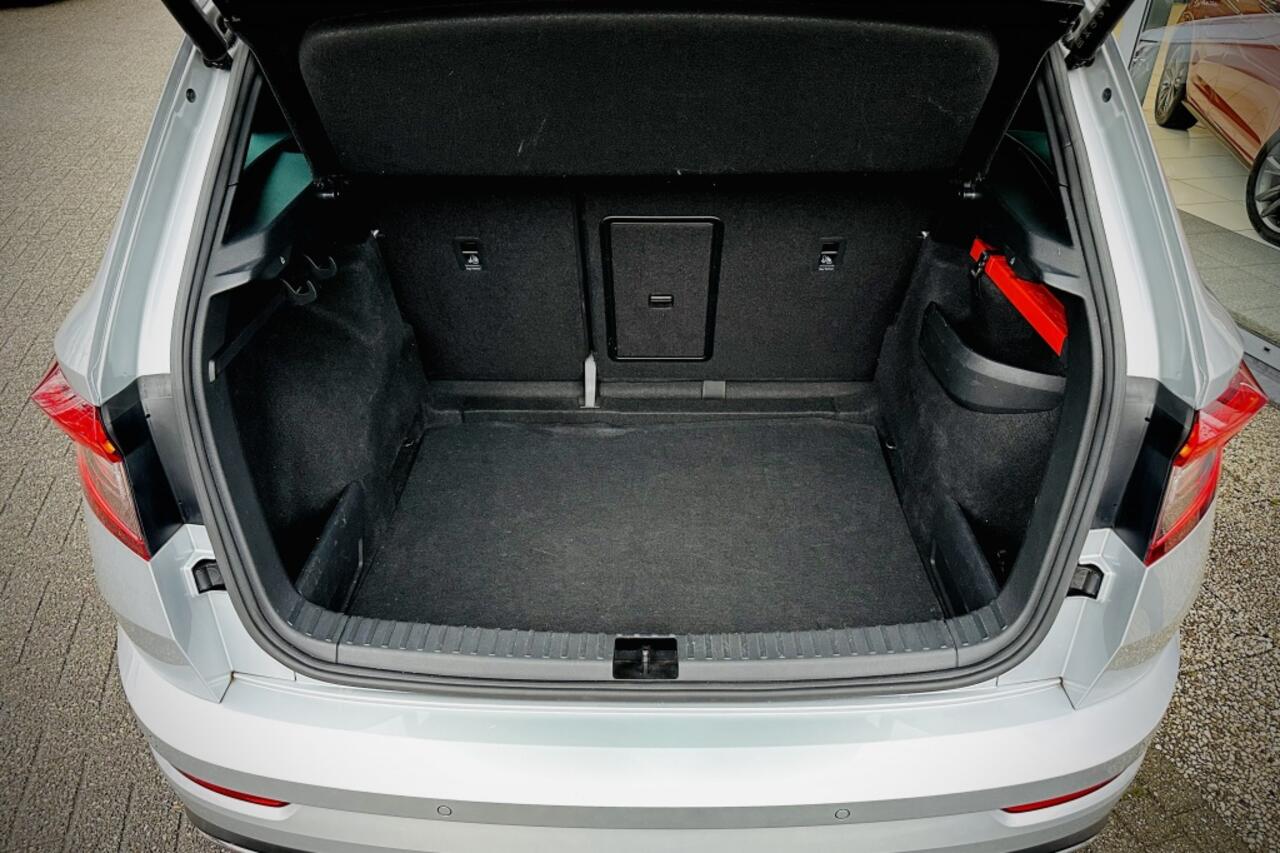 Skoda Karoq 1.5 TSI Sportline Business 150PK | ADAPTIEVE CRUISE | STOELVERWA