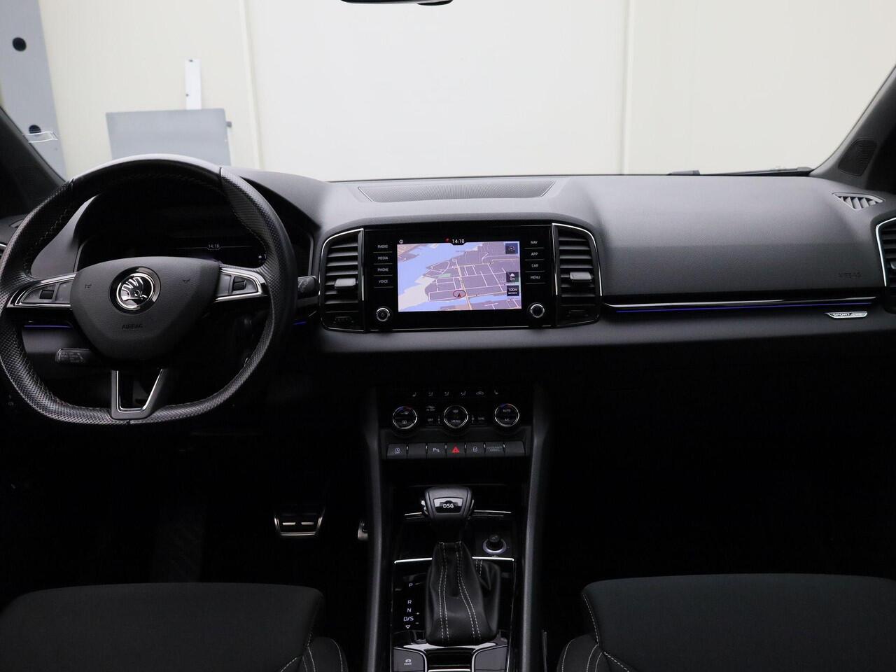 Skoda Karoq 1.5TSI/150PK Sportline Business DSG · Panoramadak · Camera · Trekhaak · Apple/Android Car Play ·