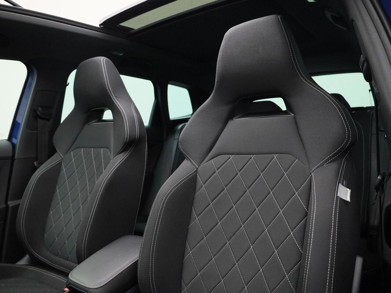 Skoda Karoq 1.5TSI/150PK Sportline Business DSG · Panoramadak · Camera · Trekhaak · Apple/Android Car Play ·