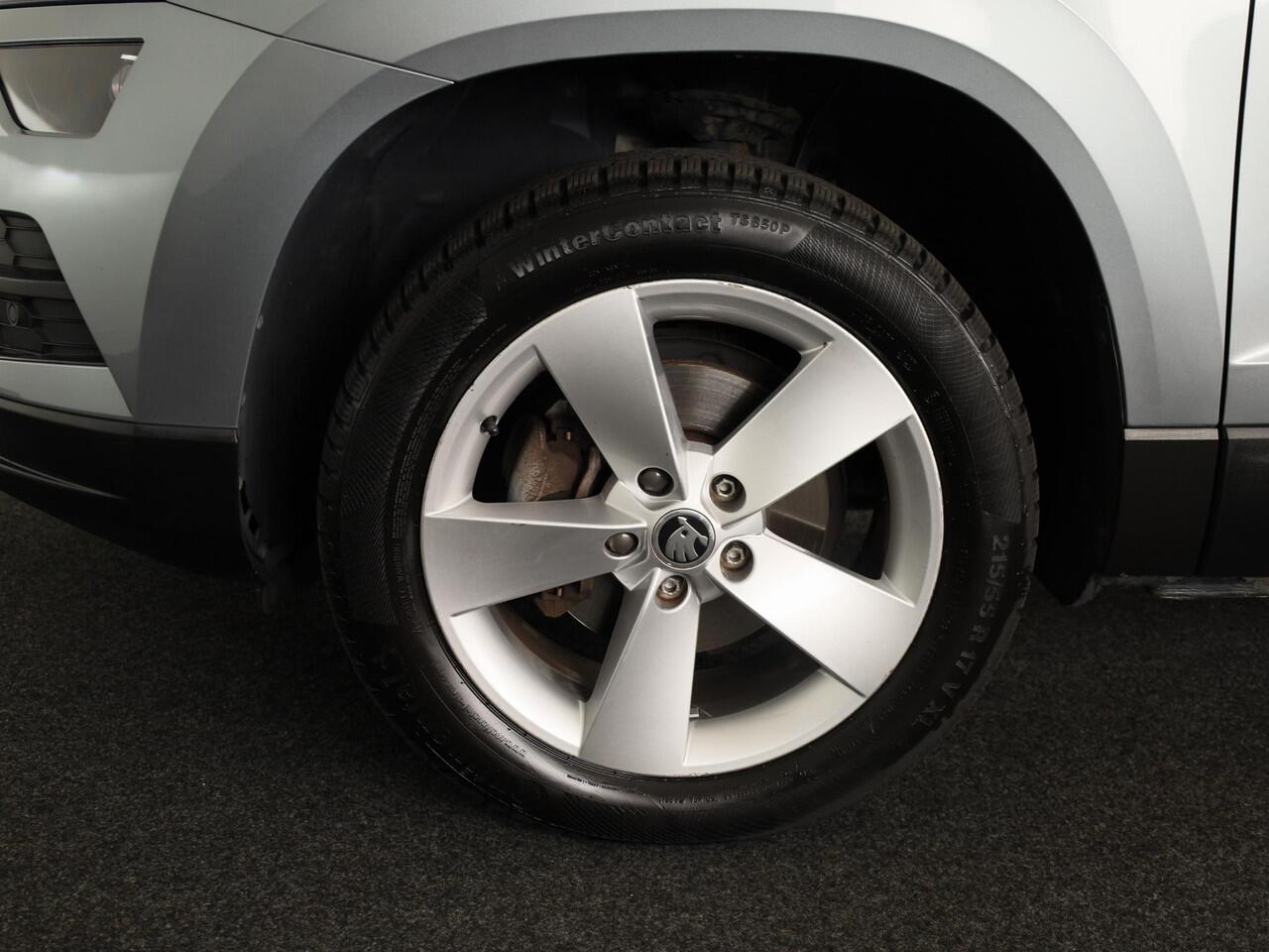 Skoda Karoq 1.0 TSI Business Edition 115 PK | Navigatie | Parkeercamera | Keyless entry |