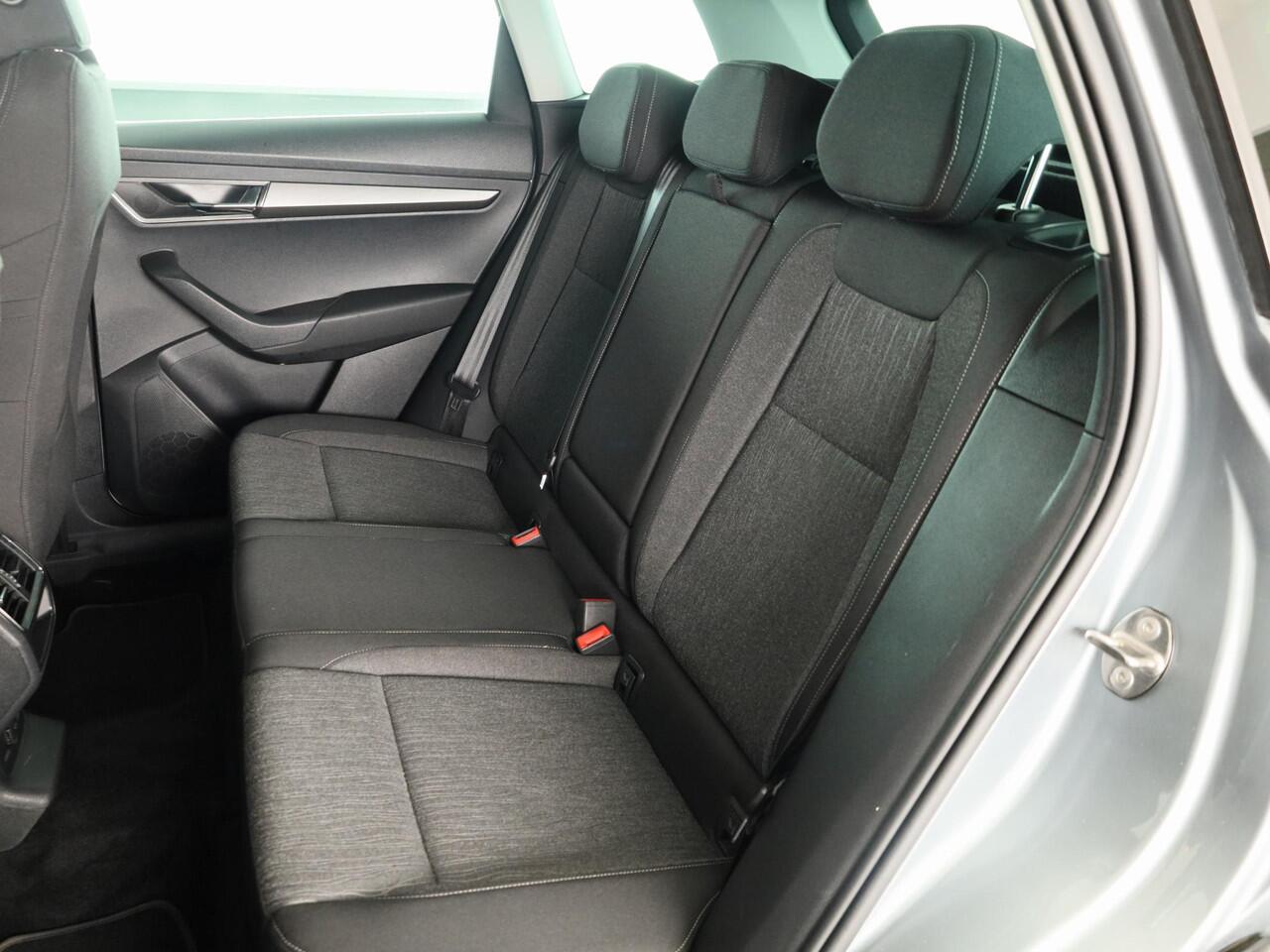 Skoda Karoq 1.0 TSI Business Edition 115 PK | Navigatie | Parkeercamera | Keyless entry |