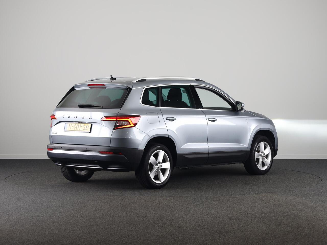 Skoda Karoq 1.0 TSI Business Edition 115 PK | Navigatie | Parkeercamera | Keyless entry |