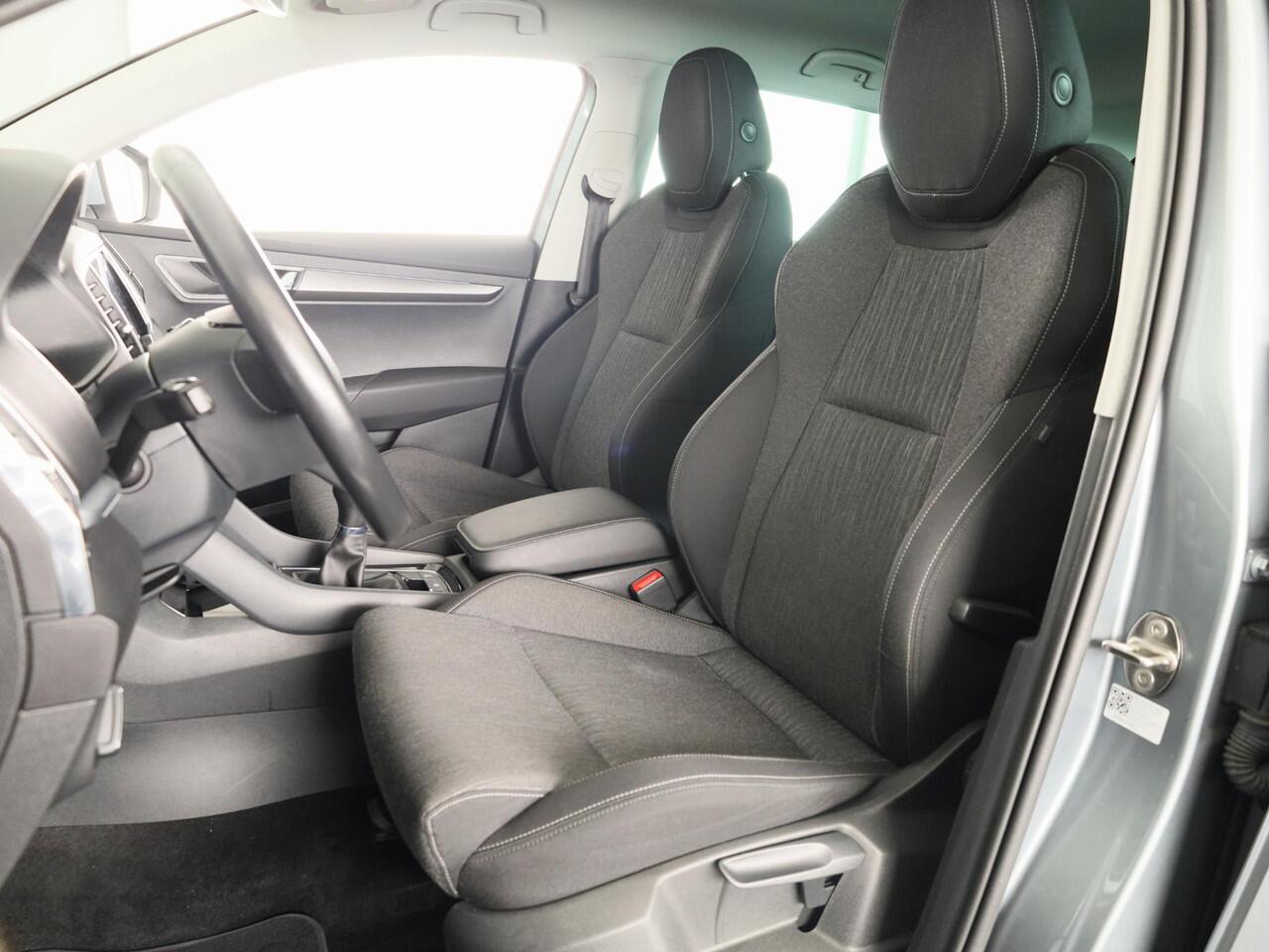 Skoda Karoq 1.0 TSI Business Edition 115 PK | Navigatie | Parkeercamera | Keyless entry |