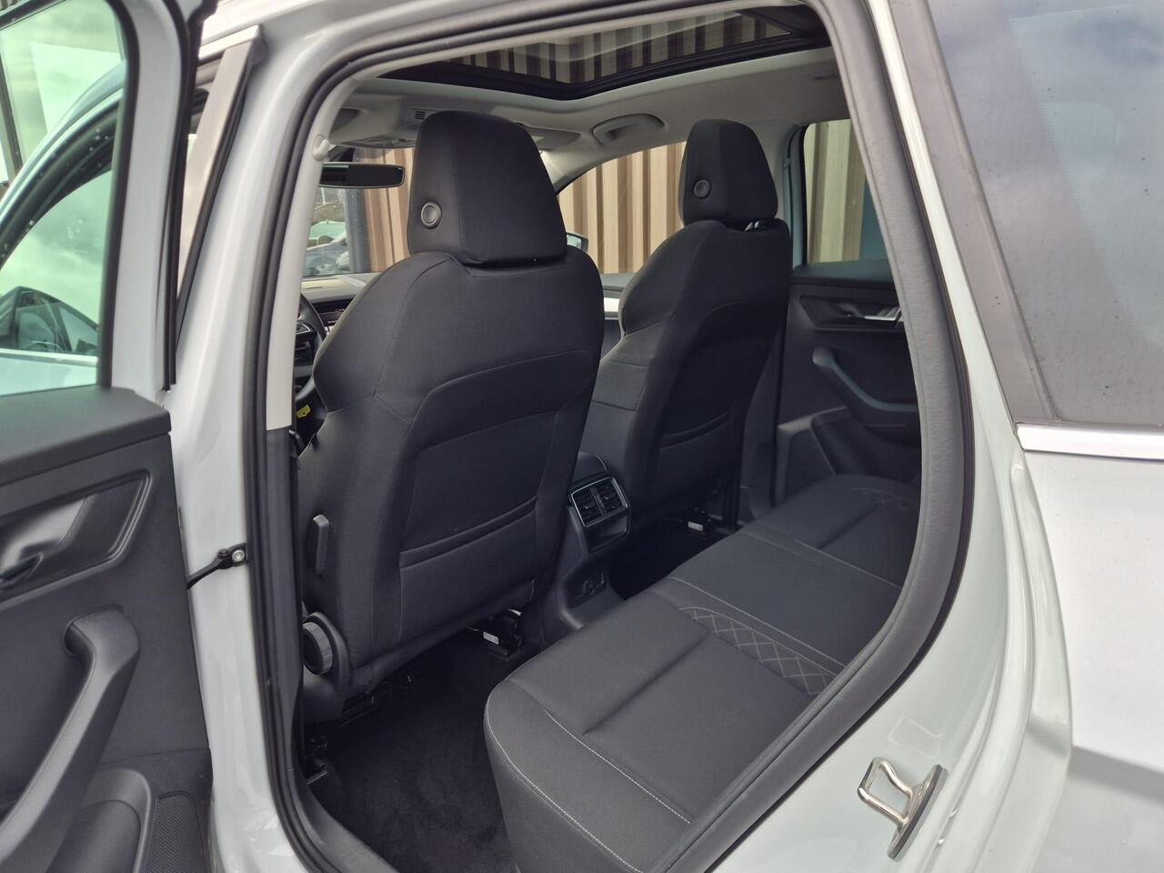 Skoda Karoq 1.0 TSI Ambition Business | BTW | Automaat | Pano | Virtual | trekhaak | Carplay