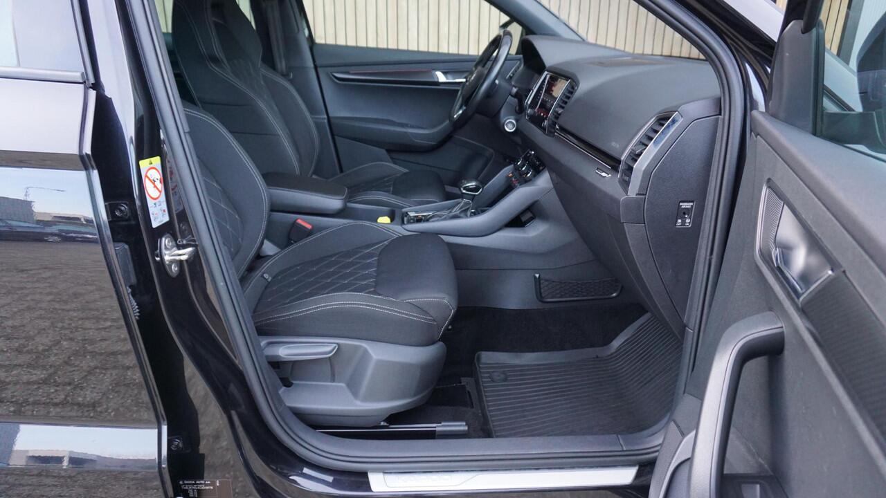 Skoda Karoq 1.5 TSI 150pk Sportline Business Virtual Navi A-Camera Sfeerverlichting Adaptive Cruise Keyless LED 88140km!