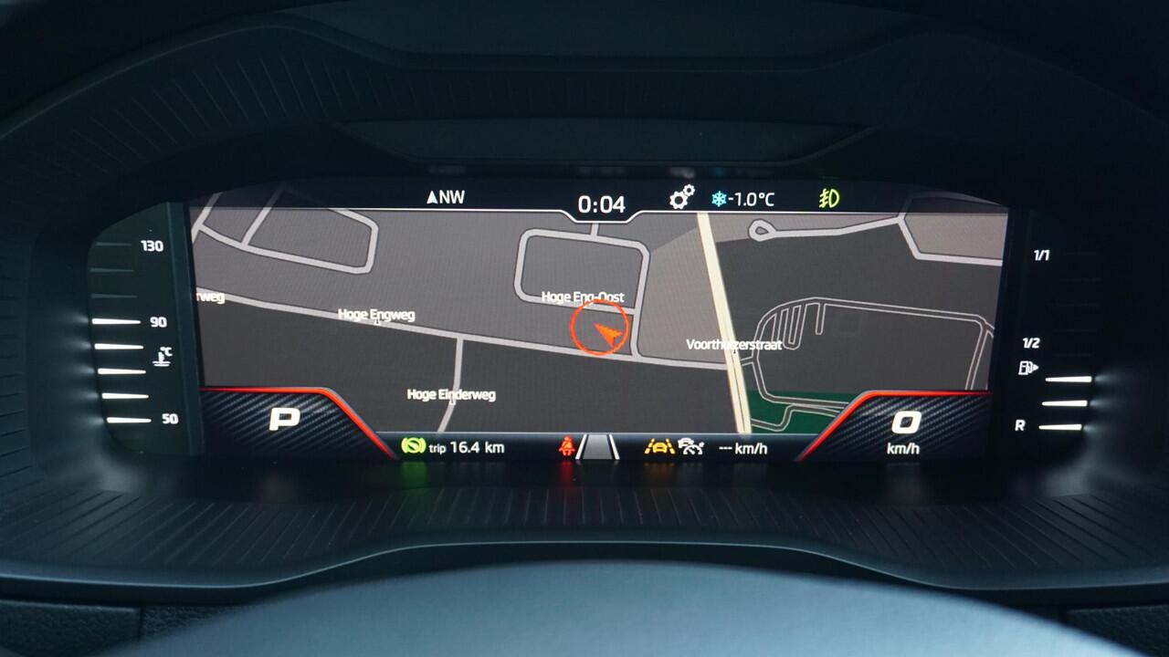 Skoda Karoq 1.5 TSI 150pk Sportline Business Virtual Navi A-Camera Sfeerverlichting Adaptive Cruise Keyless LED 88140km!