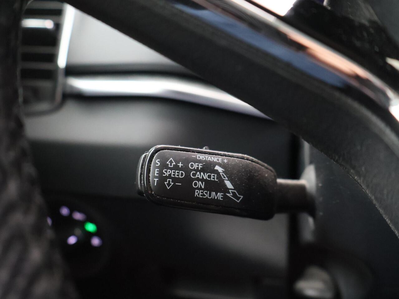 Skoda Karoq 1.5 TSI ACT 150 PK AUT. + VIRTUAL COCKPIT | ADAPTIVE CRUISE | TREKHAAK | STUURVERWARMING