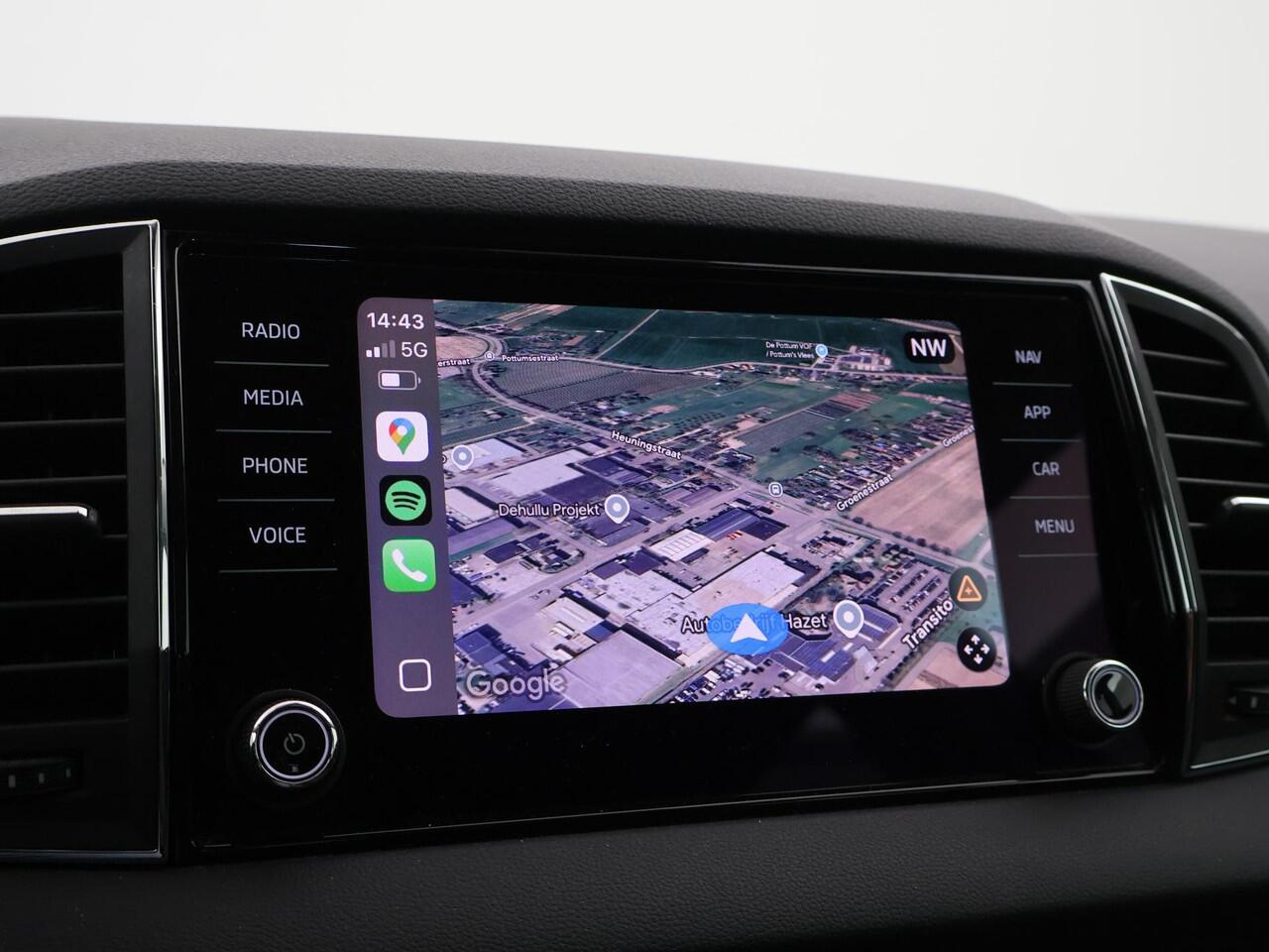 Skoda Karoq 1.5 TSI ACT 150 PK AUT. + VIRTUAL COCKPIT | ADAPTIVE CRUISE | TREKHAAK | STUURVERWARMING