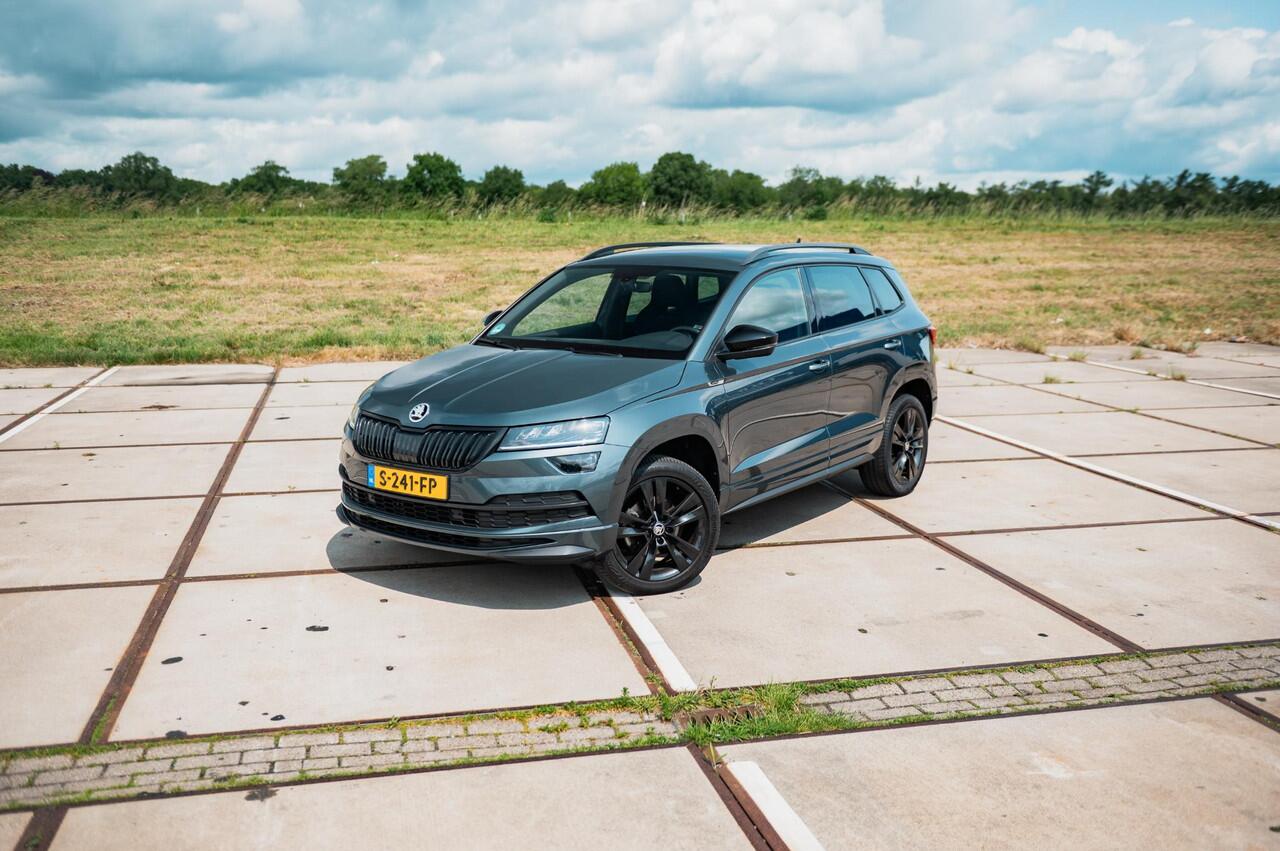 Skoda Karoq 1.5 TSI 150PK DSG Sportline | TREKHAAK | DIGI DASH | NAVI | ELEKTRISCH BEDIENBARE ACHTERKLEP | ADAPTIVE CRUISE CONTROL