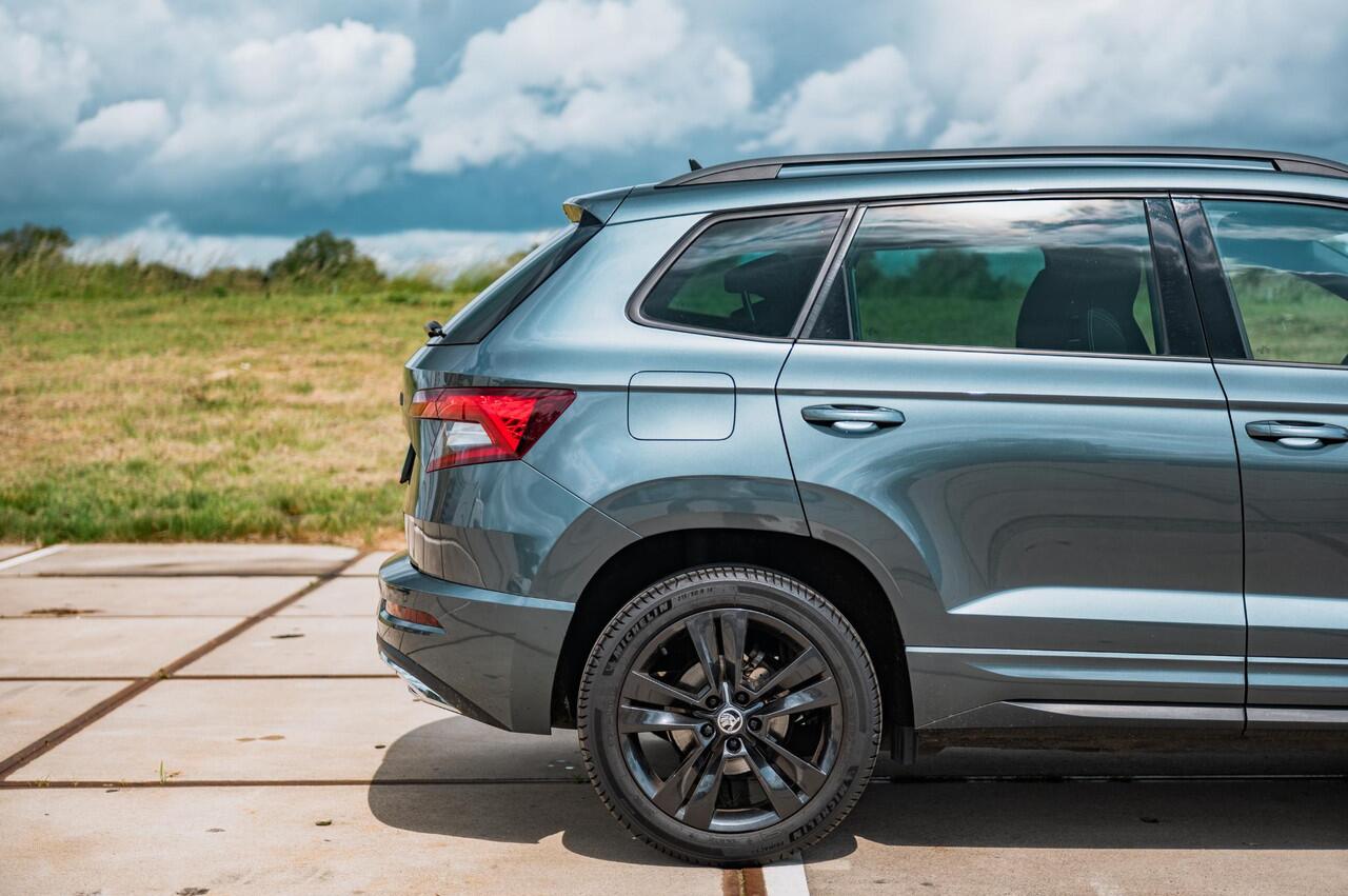 Skoda Karoq 1.5 TSI 150PK DSG Sportline | TREKHAAK | DIGI DASH | NAVI | ELEKTRISCH BEDIENBARE ACHTERKLEP | ADAPTIVE CRUISE CONTROL