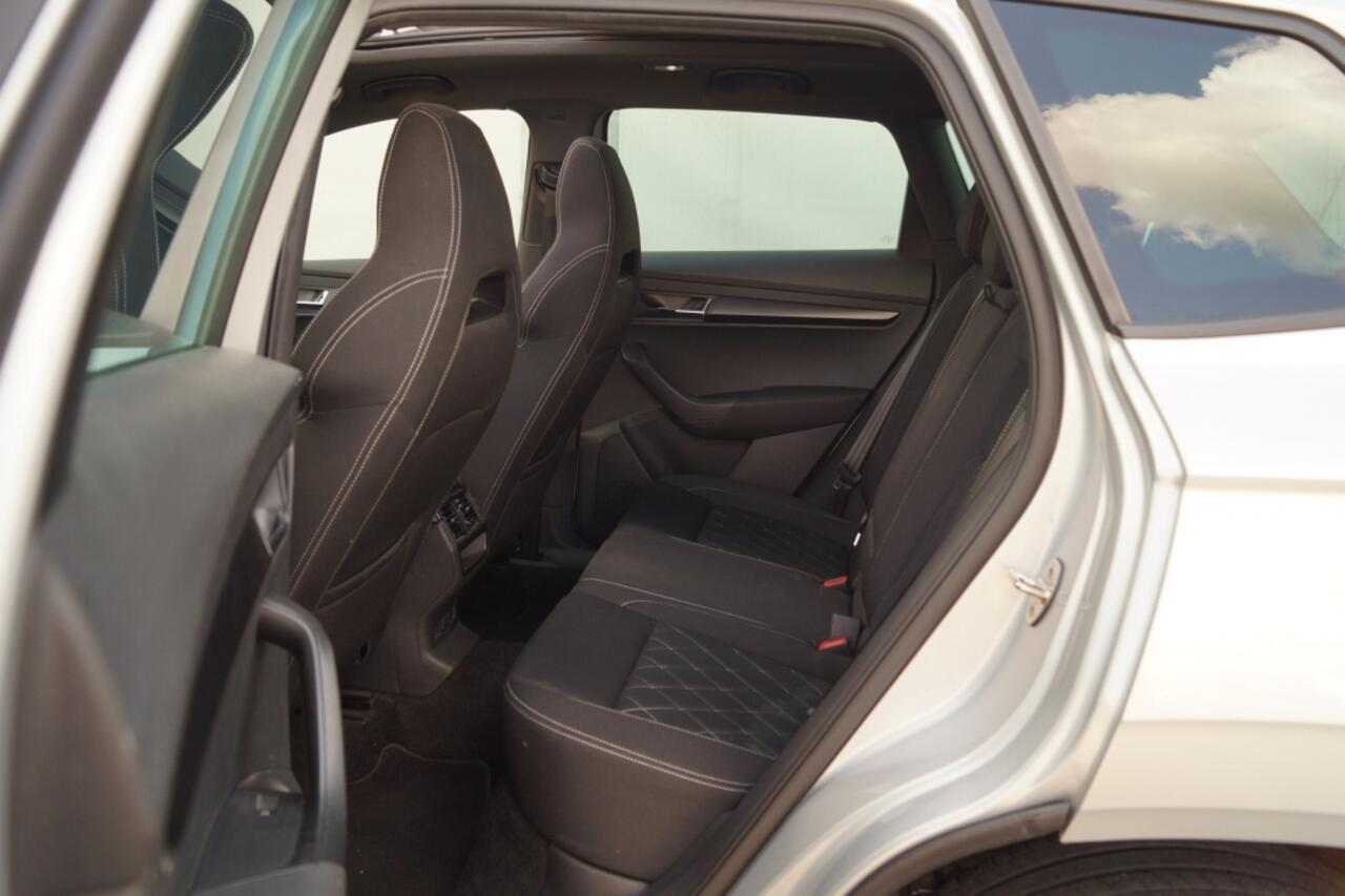 Skoda Karoq 1.5 TSI 150pk DSG Sportline -PANO-LED-ECC-TREKHAAK-