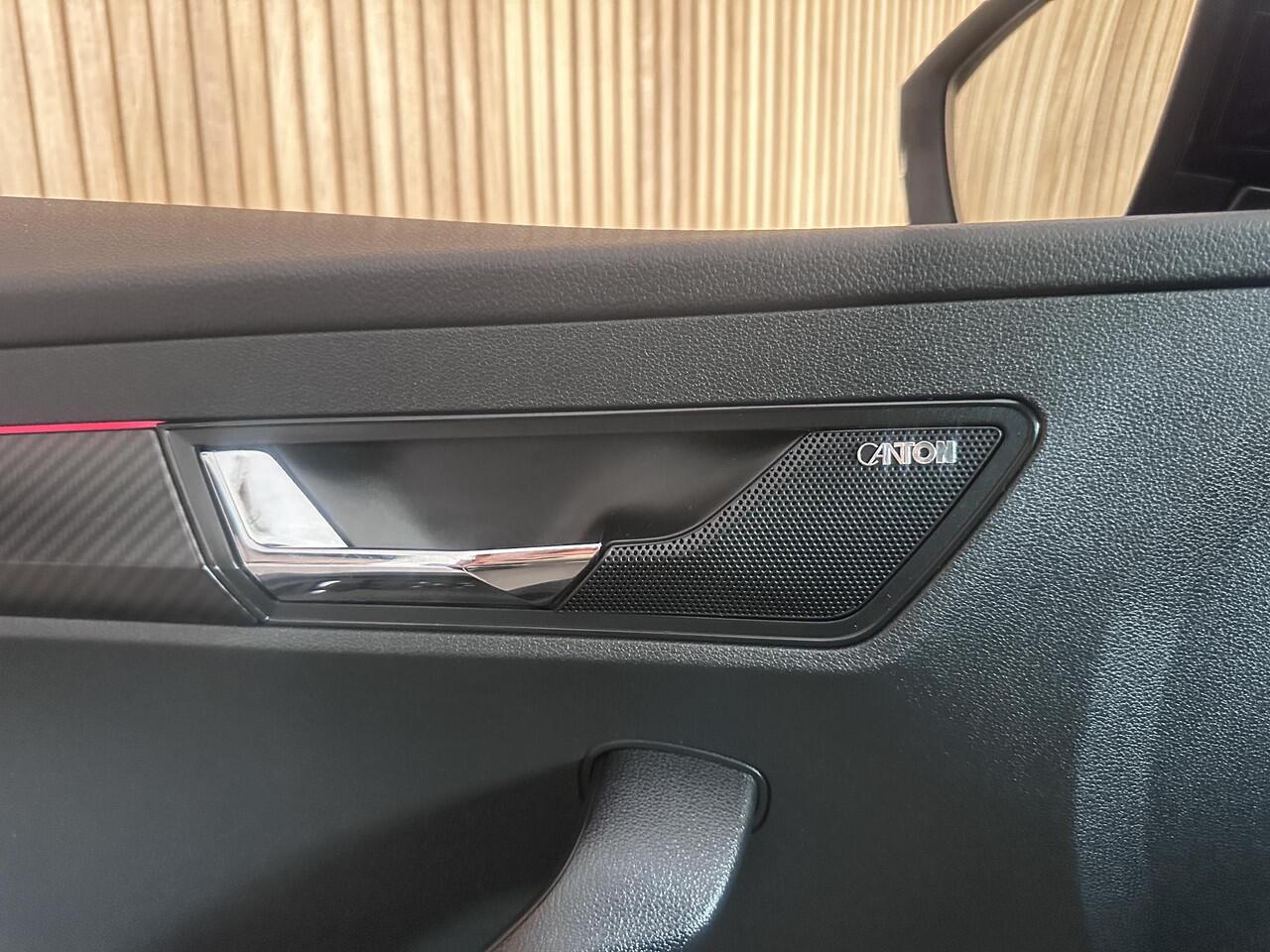 Skoda Karoq 1.5 TSI ACT Sportline Business Trekhaak | Canton | Camera | Sfeerverlichting