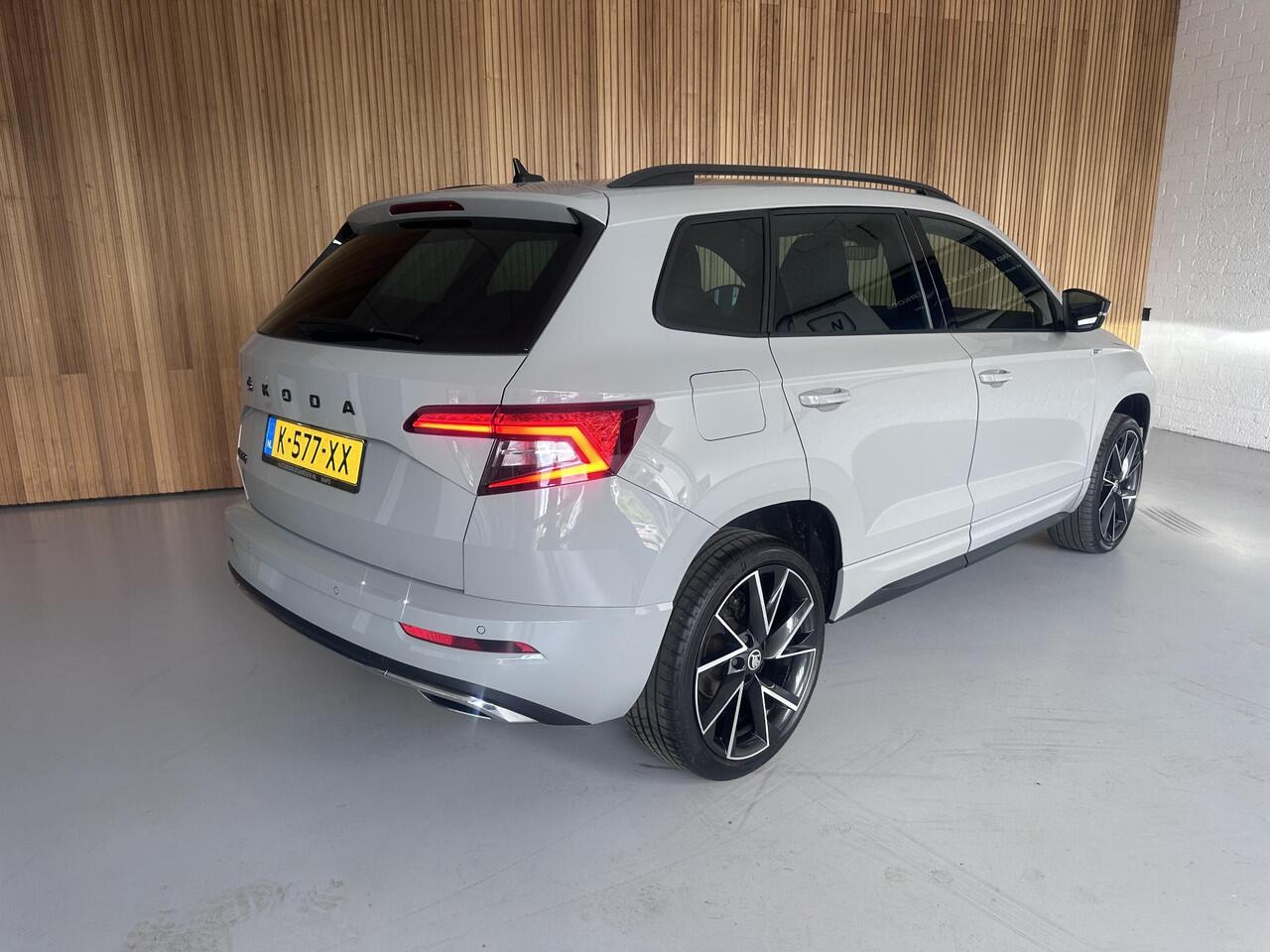 Skoda Karoq 1.5 TSI ACT Sportline Business Trekhaak | Canton | Camera | Sfeerverlichting