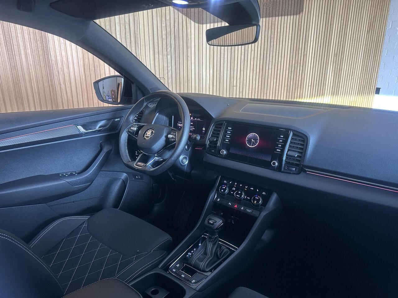 Skoda Karoq 1.5 TSI ACT Sportline Business Trekhaak | Canton | Camera | Sfeerverlichting