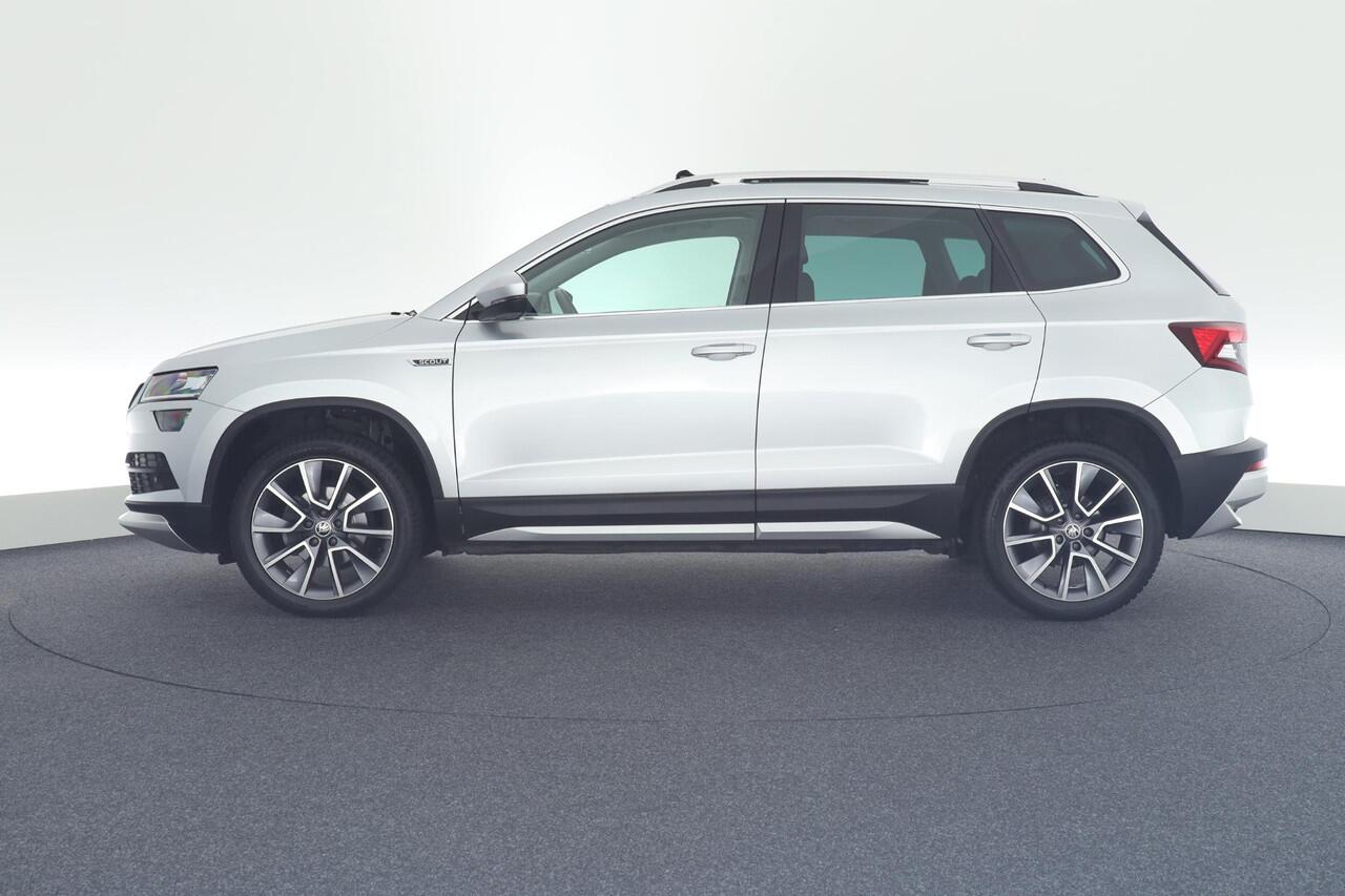 Skoda Karoq 1.5 TSI 150pk DSG ACT Scout Camera Keyless Stoelverwarming Virtual Cockpit Panoramadak Navigatie