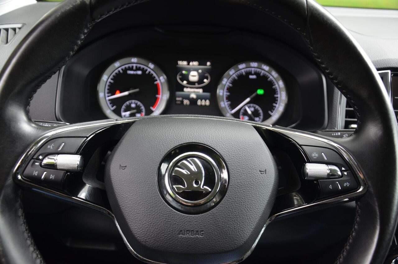 Skoda Karoq 1.5 TSI ACT Business Edition Automaat/Ecc/Pdc/Apple Carplay/Android Auto/lichtmetalen velgen/Cr-Controle/Trekhaak