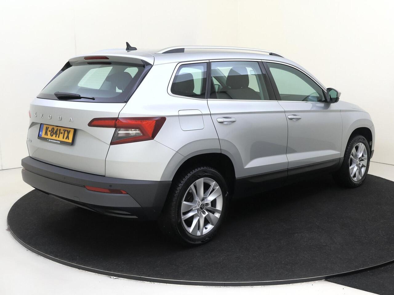 Skoda Karoq 1.5 TSI ACT Business Edition Plus | Keyless | Achteruitrijcamera | Navigatie | Cruise control | CarPlay | Full LED verlichting | Elektrisch inklapbare buitenspiegels |