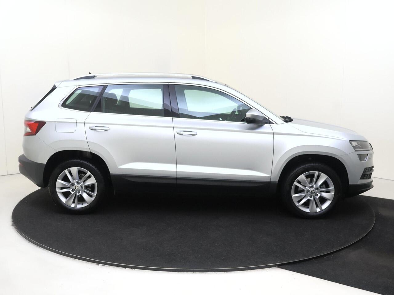 Skoda Karoq 1.5 TSI ACT Business Edition Plus | Keyless | Achteruitrijcamera | Navigatie | Cruise control | CarPlay | Full LED verlichting | Elektrisch inklapbare buitenspiegels |