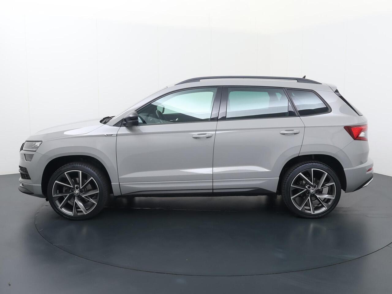 Skoda Karoq 1.5 TSI ACT Sportline Business | 150 PK | Automaat | Panoramadak | Trekhaak wegklapbaar |