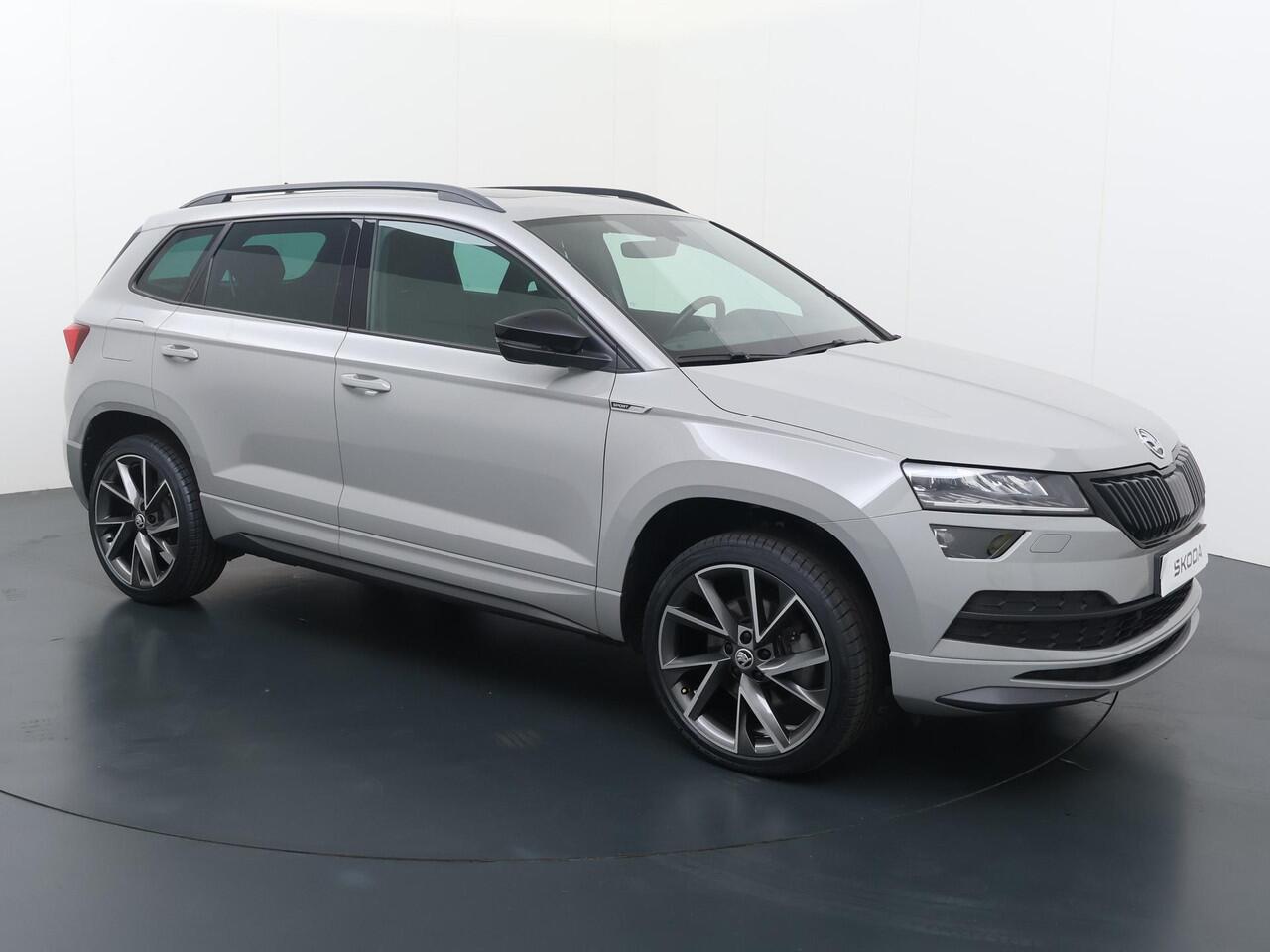 Skoda Karoq 1.5 TSI ACT Sportline Business | 150 PK | Automaat | Panoramadak | Trekhaak wegklapbaar |