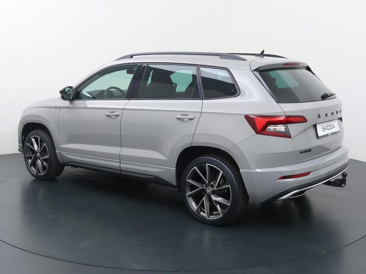 Skoda Karoq 1.5 TSI ACT Sportline Business | 150 PK | Automaat | Panoramadak | Trekhaak wegklapbaar |