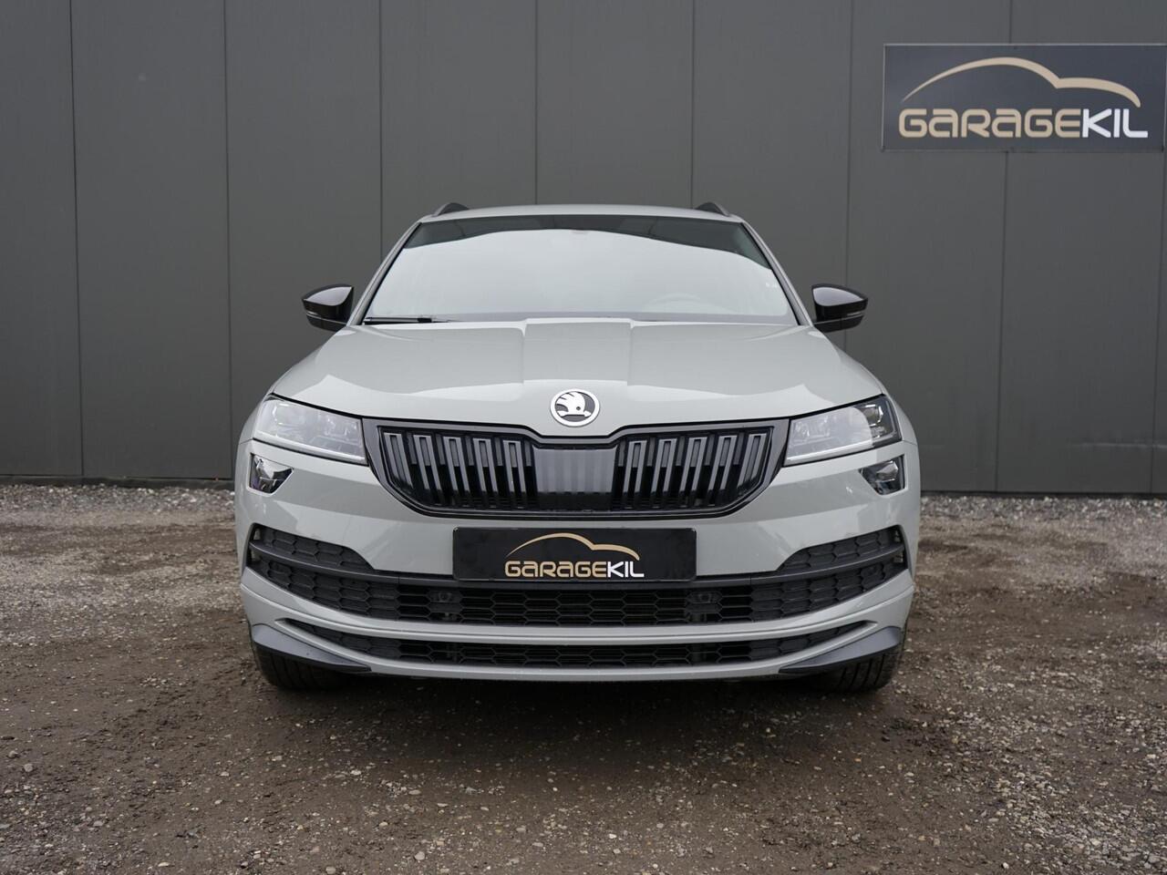 Skoda Karoq 1.5 TSI ACT Sportline Business Dealeronderh. / Smartlink / Steel Grey! /Achteruitrijcamera / PDC voor-achter / LED koplampen / Winterpakket / Sfeerverlichting