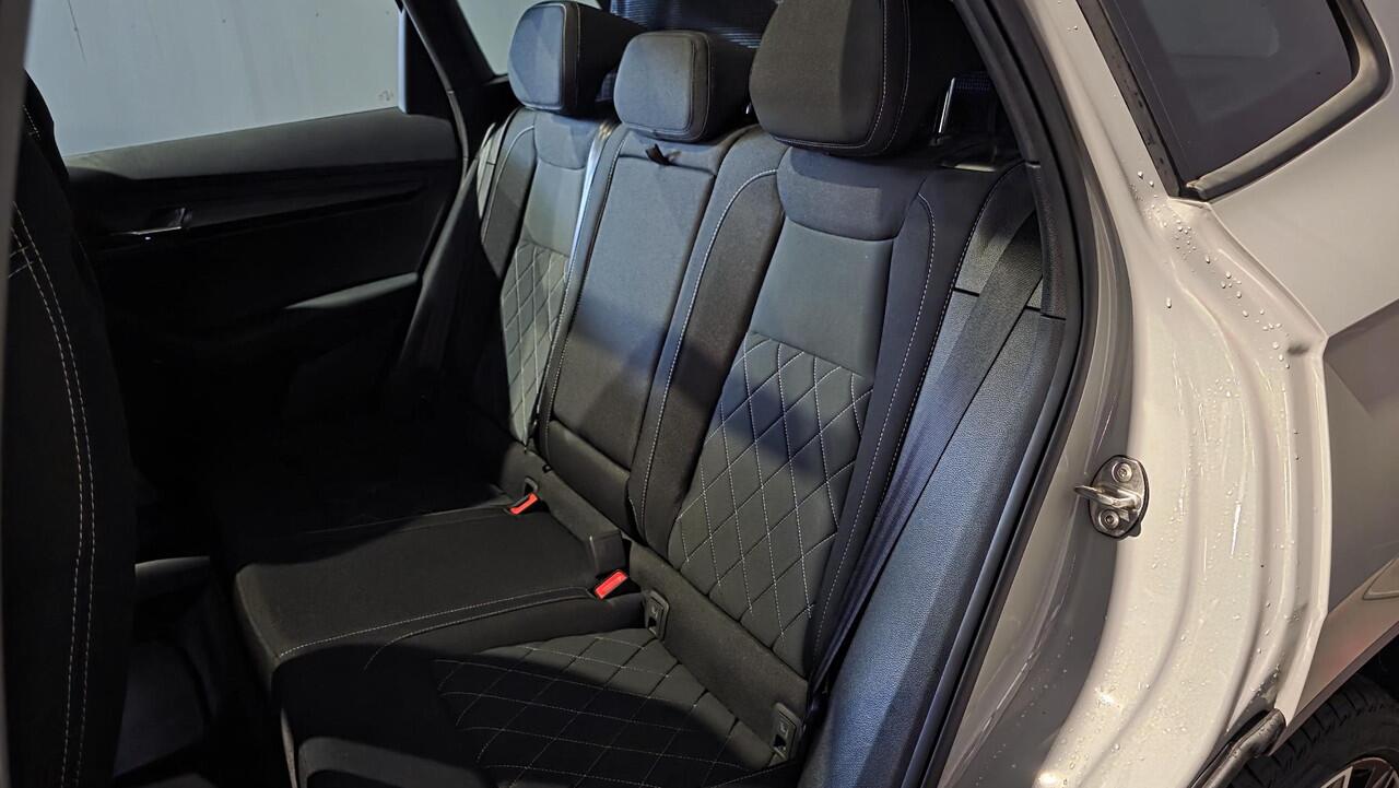 Skoda Karoq 1.5 TSI ACT Sportline | Pano | Carplay | Camera