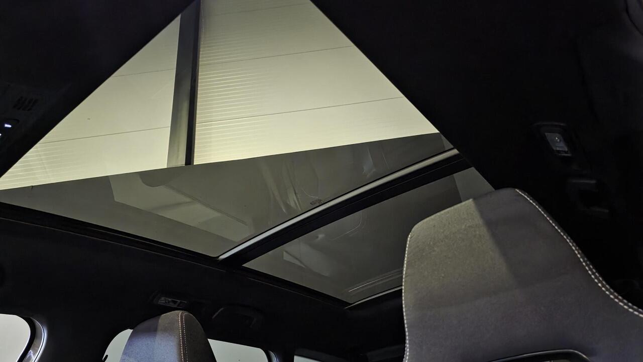 Skoda Karoq 1.5 TSI ACT Sportline | Pano | Carplay | Camera