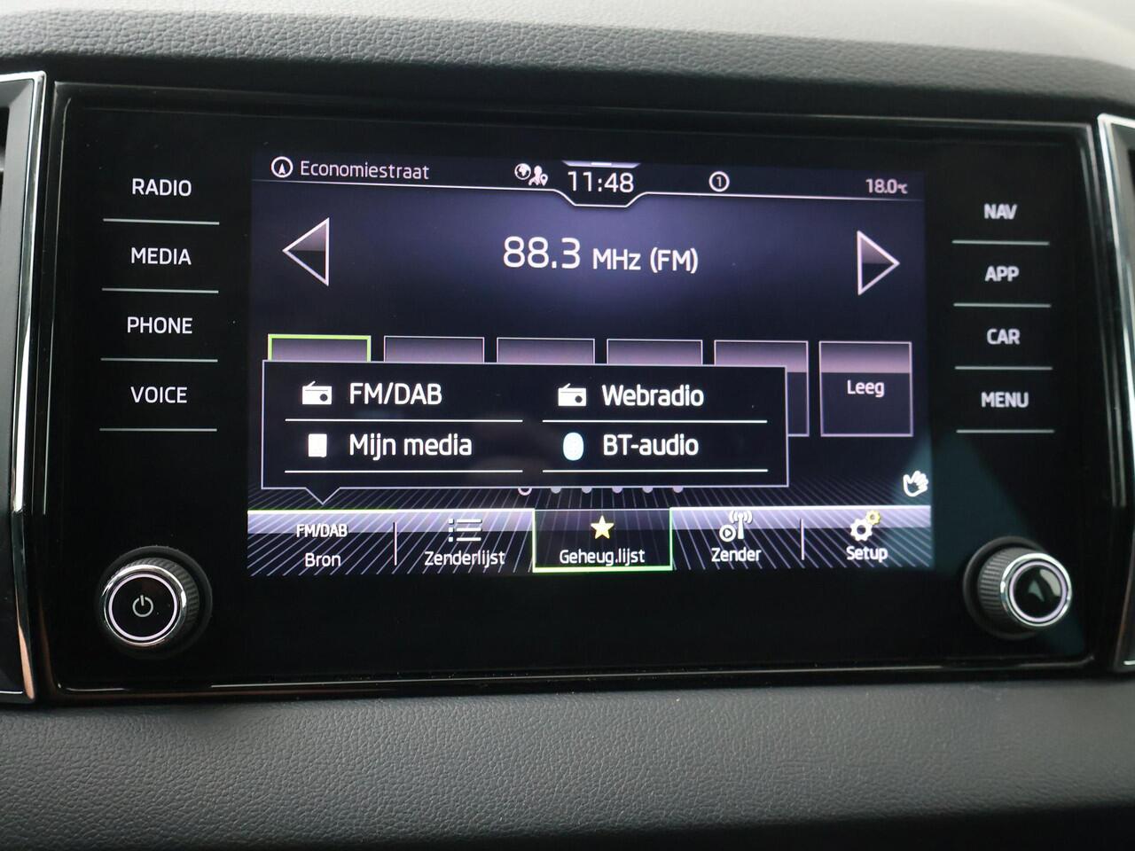 Skoda Karoq 1.5 TSI ACT Business Edition | 150 PK | Automaat | Multifunctioneel stuurwiel | Adaptive Cruisecontrol | Stoelverwarming |