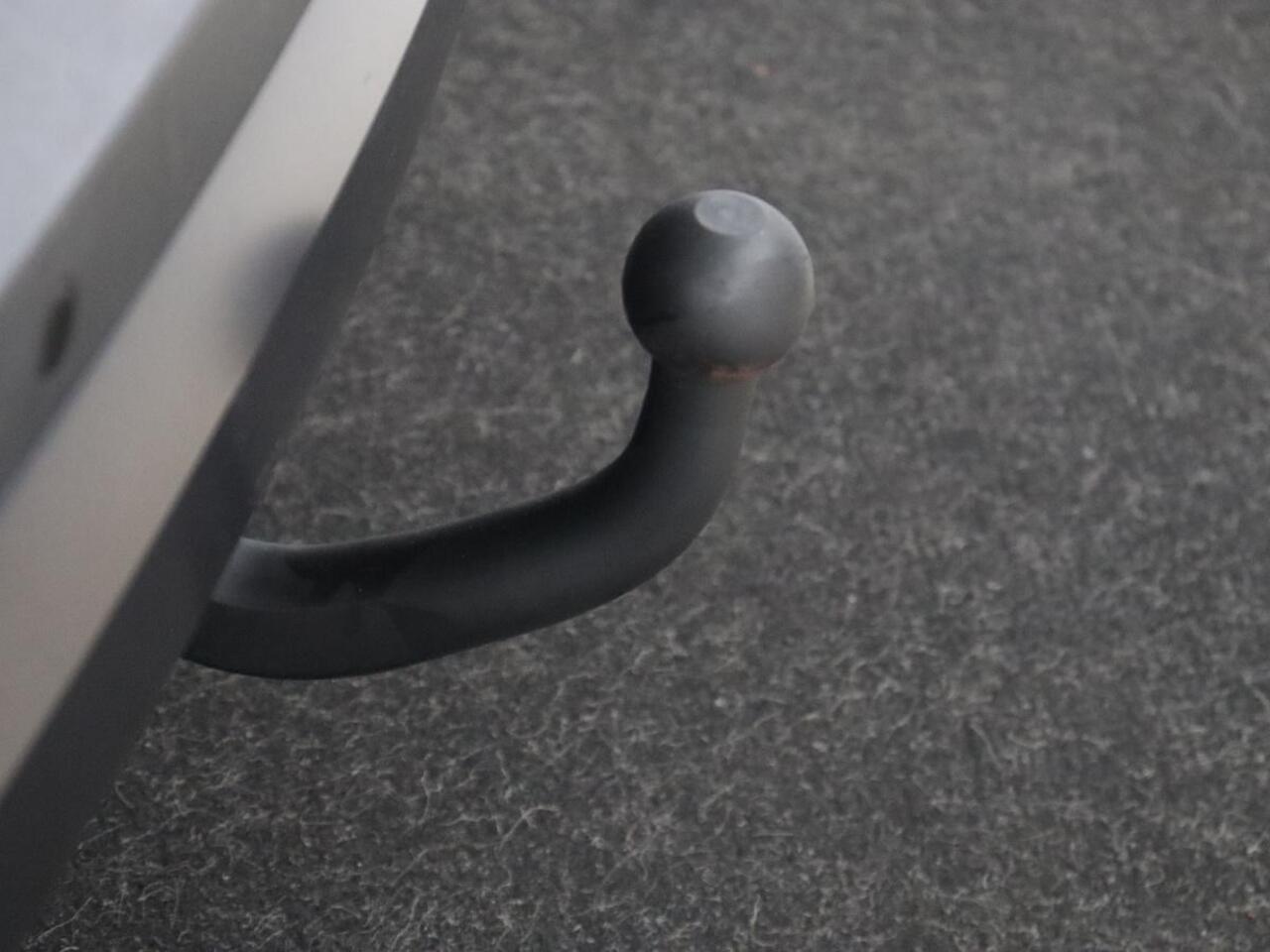 Skoda Karoq 1.0 TSI Business Edition | Panoramadak | Trekhaak | Carplay | Navigatie | Park Assist | Climate control | DAB | Cruise control | Bluetooth