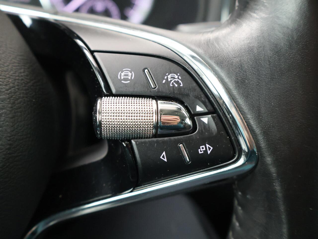 Skoda Karoq 1.5 TSI ACT Business Edition | 150 PK | Automaat | Multifunctioneel stuurwiel | Adaptive Cruisecontrol | Stoelverwarming |