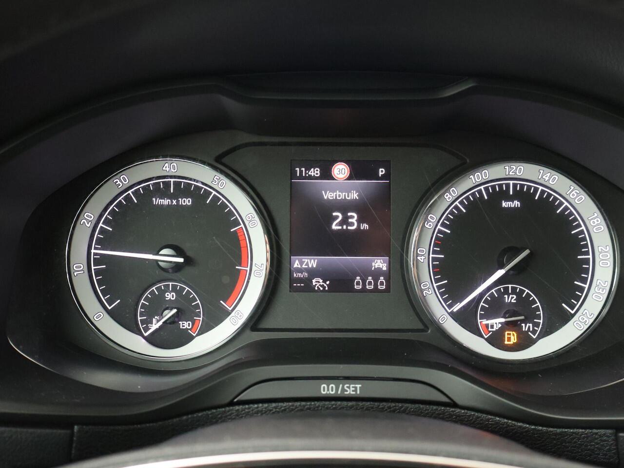 Skoda Karoq 1.5 TSI ACT Business Edition | 150 PK | Automaat | Multifunctioneel stuurwiel | Adaptive Cruisecontrol | Stoelverwarming |