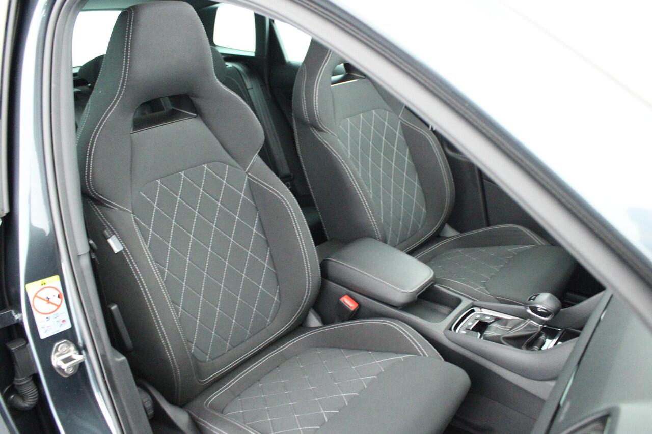 Skoda Karoq 1.5 TSI 150pk DSG Sportline Business Panoramadak Trekhaak Stoelverwarming
