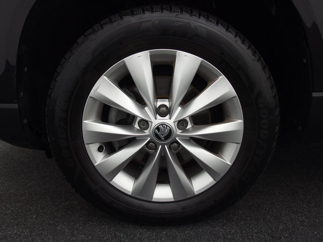 Skoda Karoq 1.0 TSI Business Edition TREKHAAK / CARPLAY / NAVI / CLIMA / PDC / BLUETOOTH / CRUISE / NL-AUTO