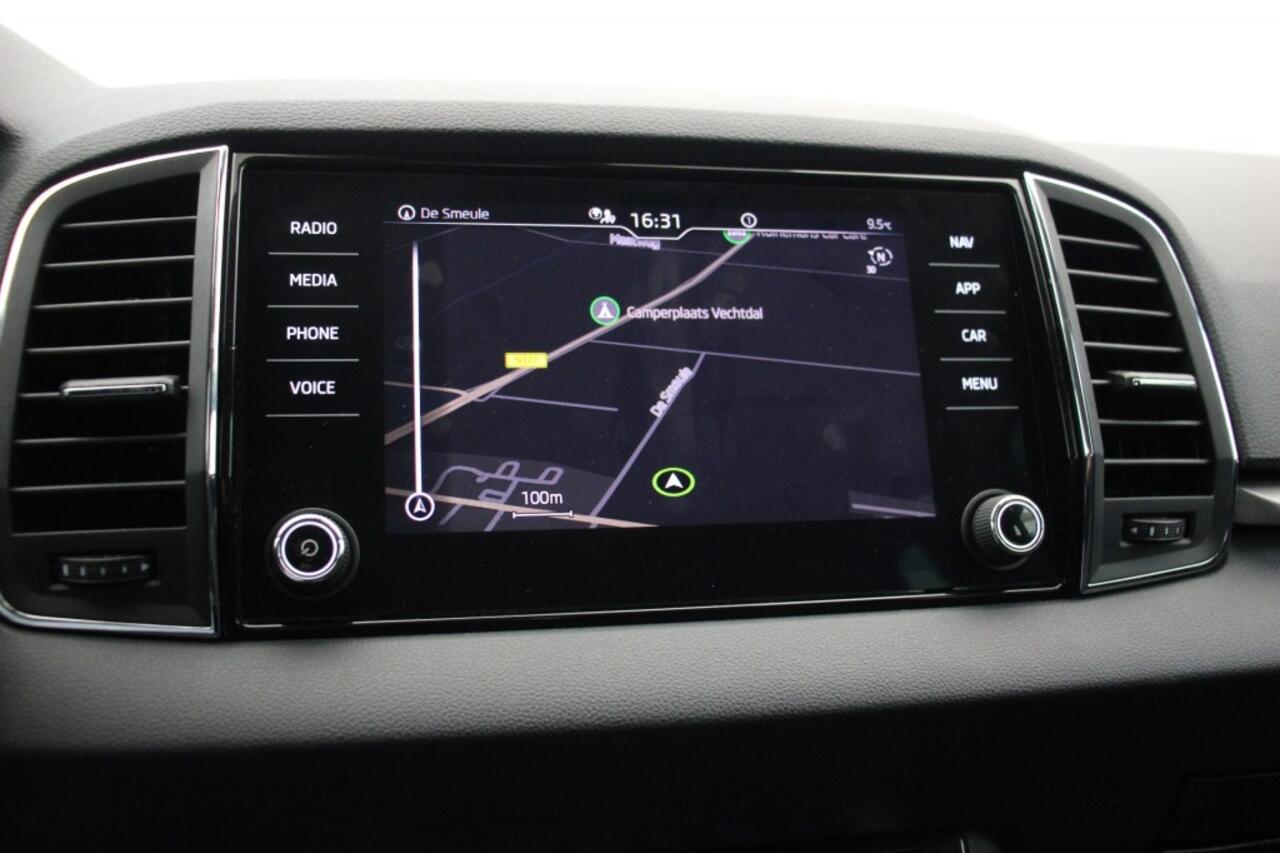 Skoda Karoq 1.5 TSI ACT Business Edition Automaat - Carplay, Navi, Cruise, Clima, Stoelverw.