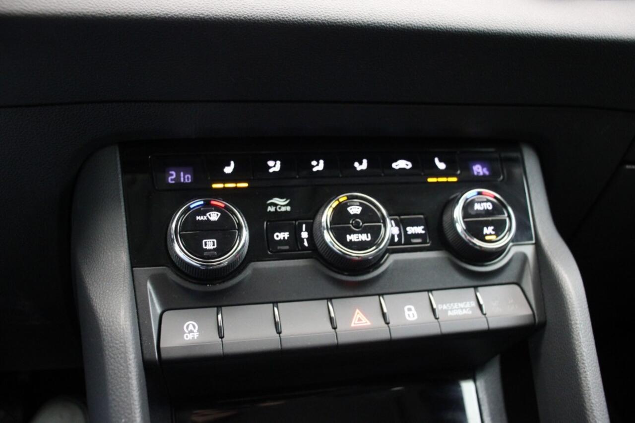 Skoda Karoq 1.5 TSI ACT Business Edition Automaat - Carplay, Navi, Cruise, Clima, Stoelverw.