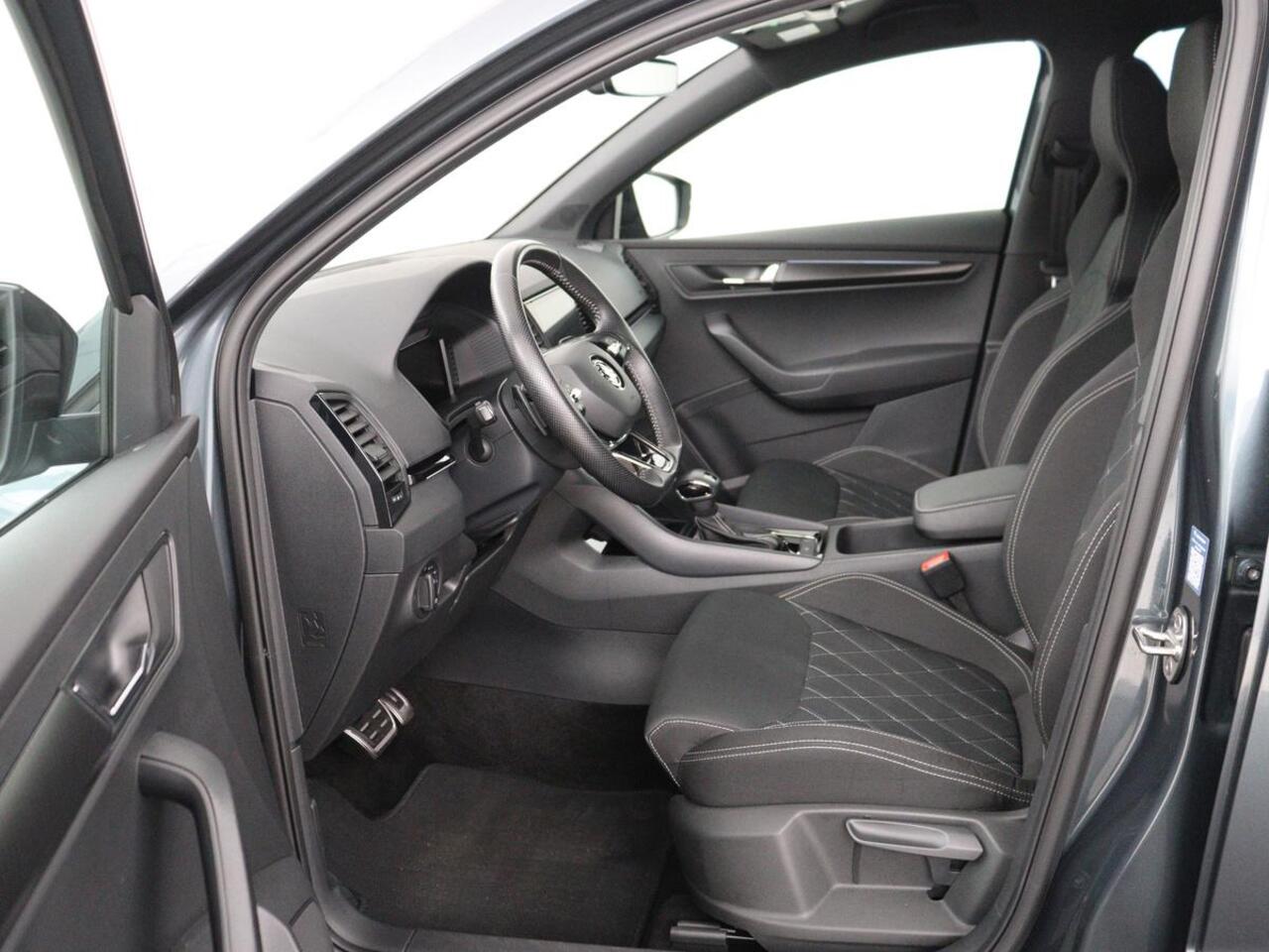 Skoda Karoq 1.5 TSI Sportline | Trekhaak | Stoelverwarming | Virtual Cockpit | Stuurverwarming | Carplay | Sportstoelen | Camera | Navigatie | Cruise control | Parkeerhulp