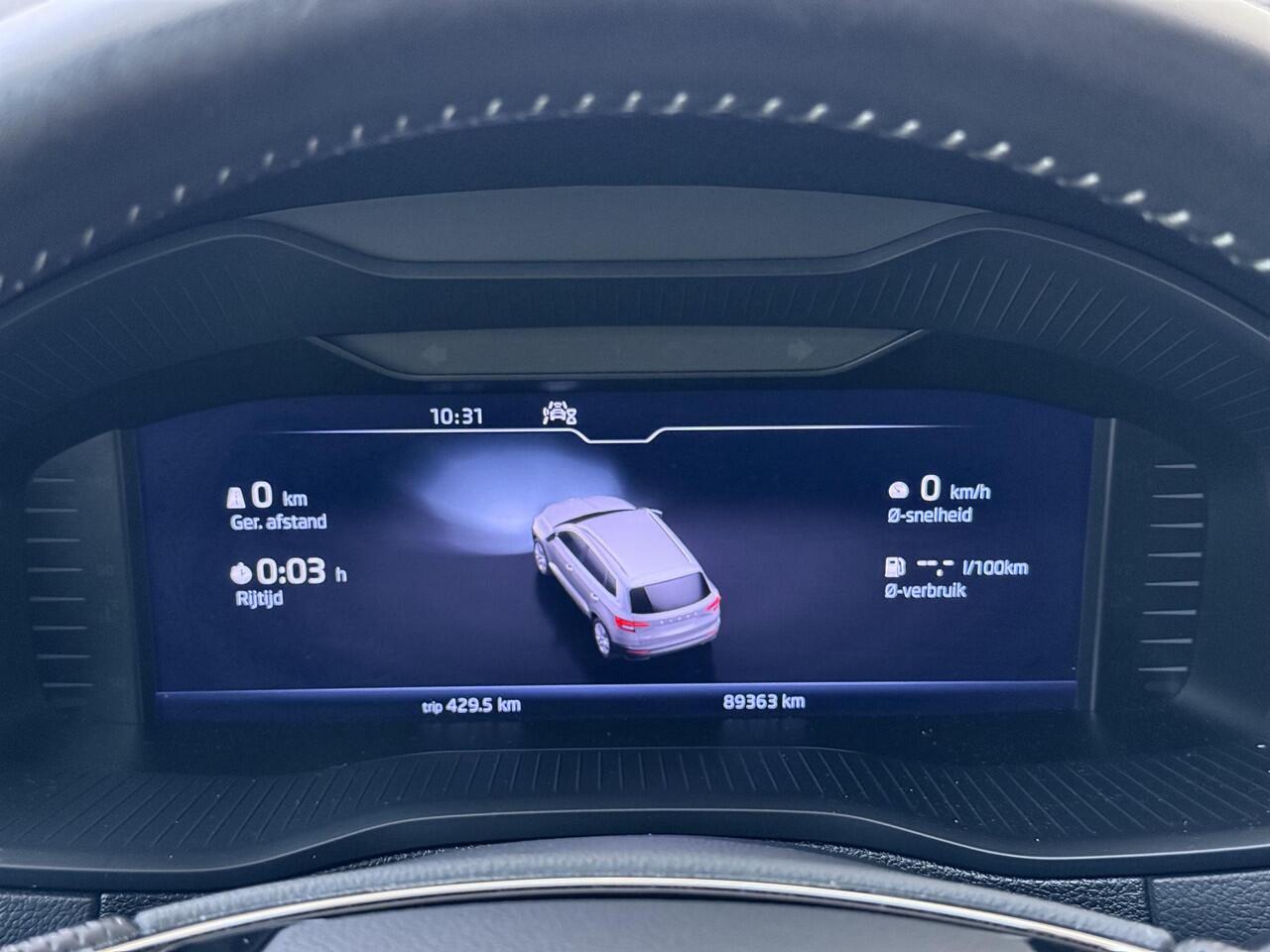 Skoda Karoq 1.5 TSI ACT Sportline Business AUTOMAAT | Navigate | Parkeersensoren & 360 Camera | Panoramadak | Stoel & Stuurverwarming |