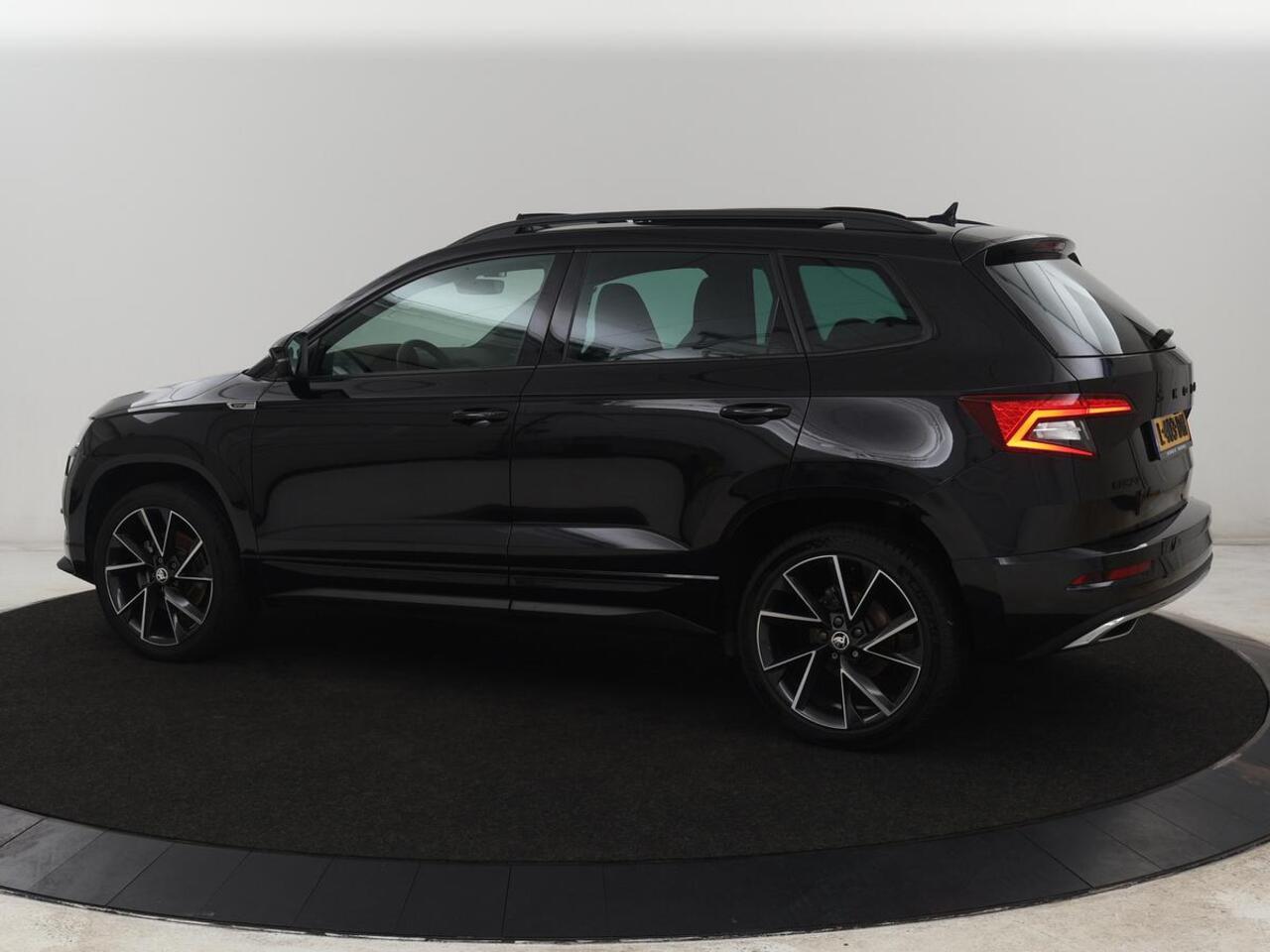 Skoda Karoq 1.5 TSI Sportline | Panoramadak | Stoelverwarming | Virtual Cockpit | Adaptive cruise | Canton Audio | Camera | File Assistent | Keyless | Side Assist | Full LED | Navigatie